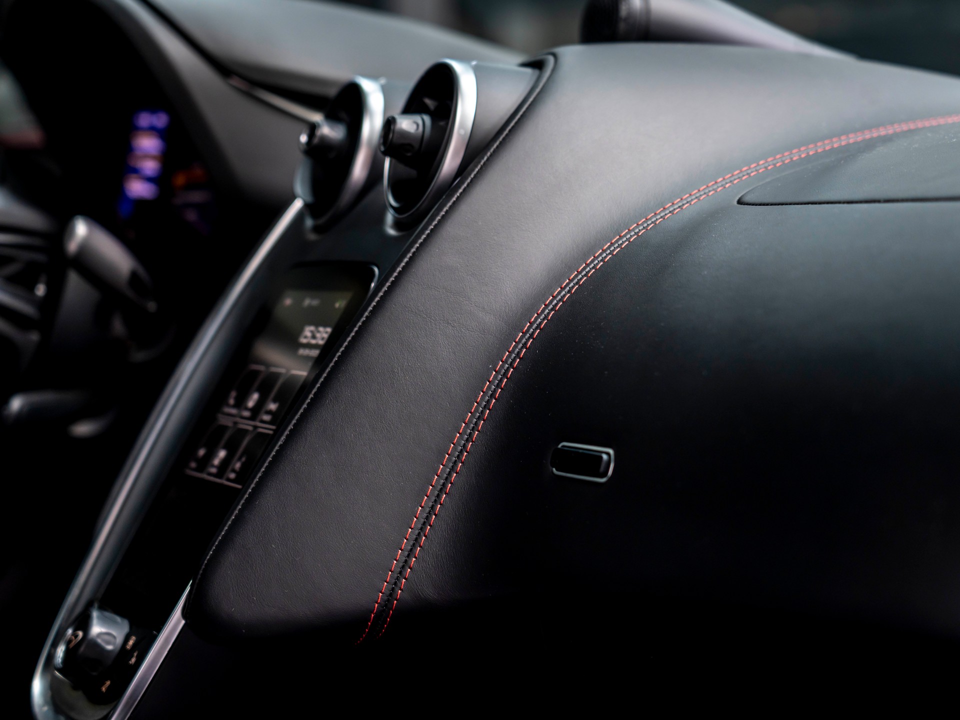 McLAREN 570S Coupé 3.8 V8 SSG-image-27