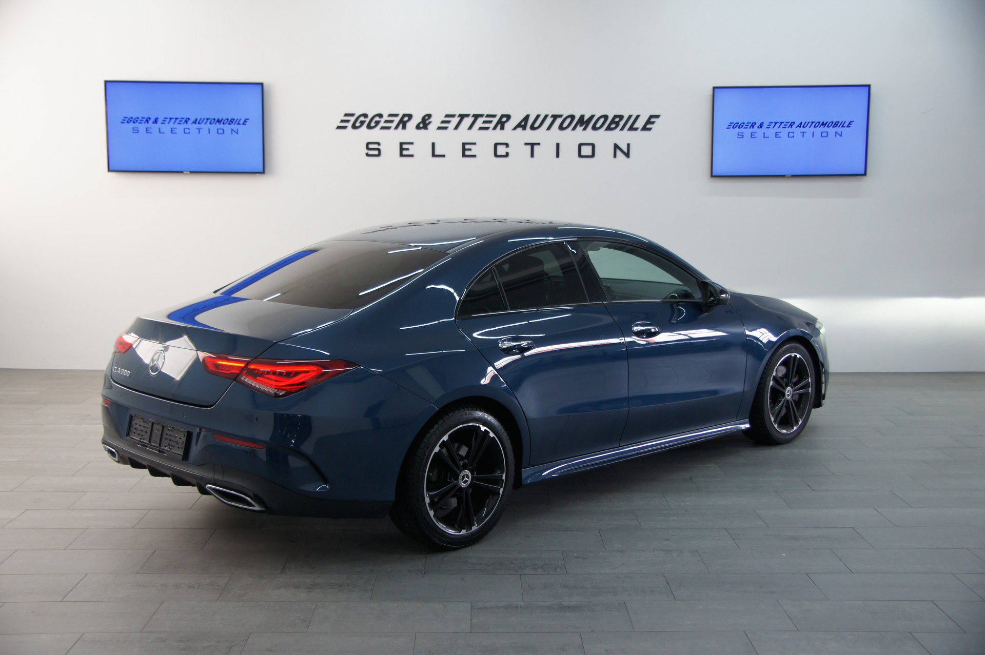 MERCEDES-BENZ CLA 200 AMG Line-image-5