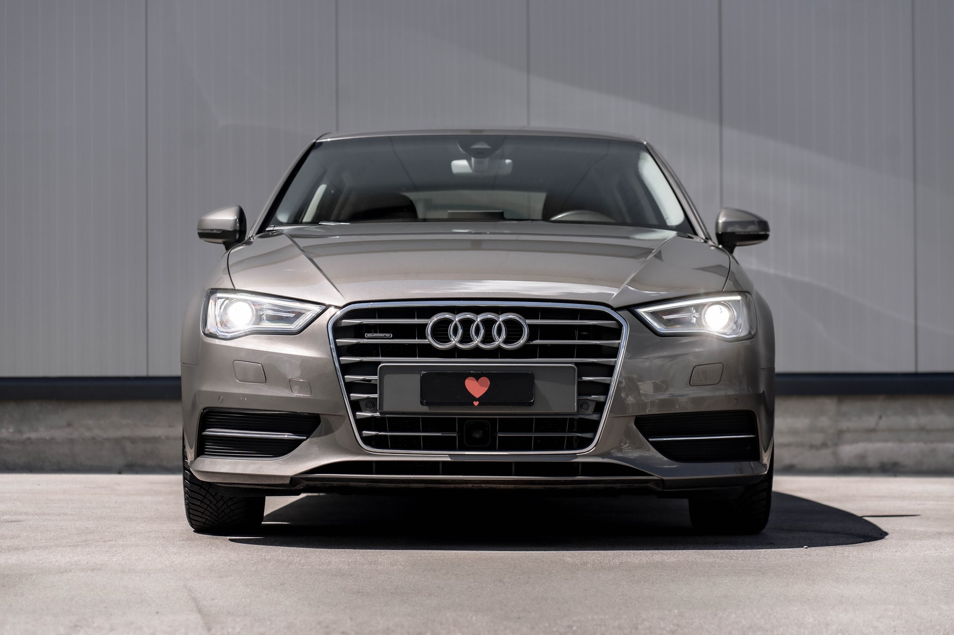 AUDI A3 Sportback 2.0 TDI Ambiente quattro S-tronic * traumhafte Ausstattung *-image-1