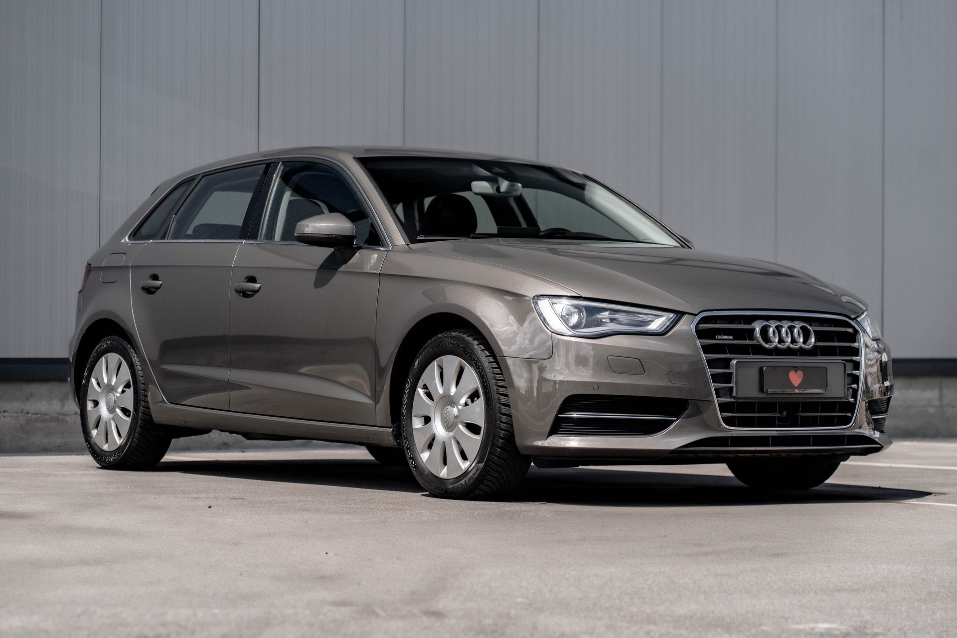 AUDI A3 Sportback 2.0 TDI Ambiente quattro S-tronic * traumhafte Ausstattung *-image-2