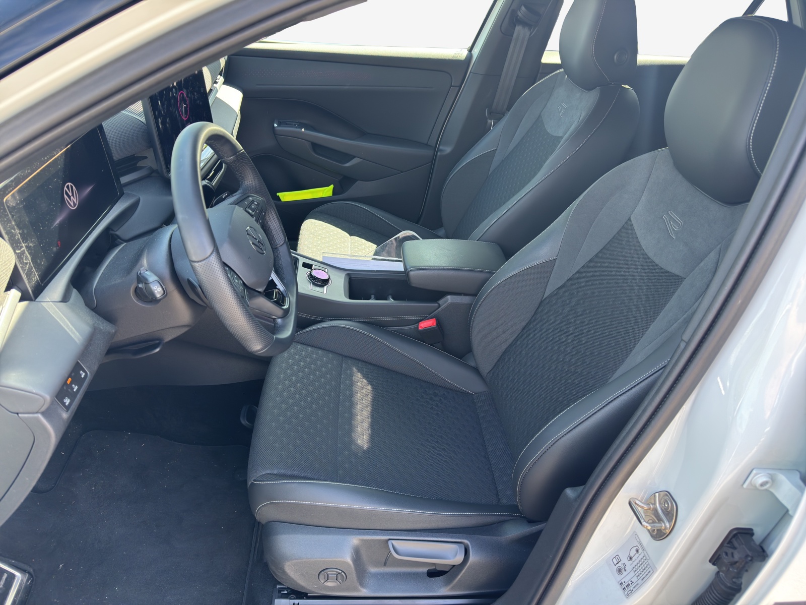 VW T-Roc 1.5 eTSI mHEV R-Line DSG-image-7