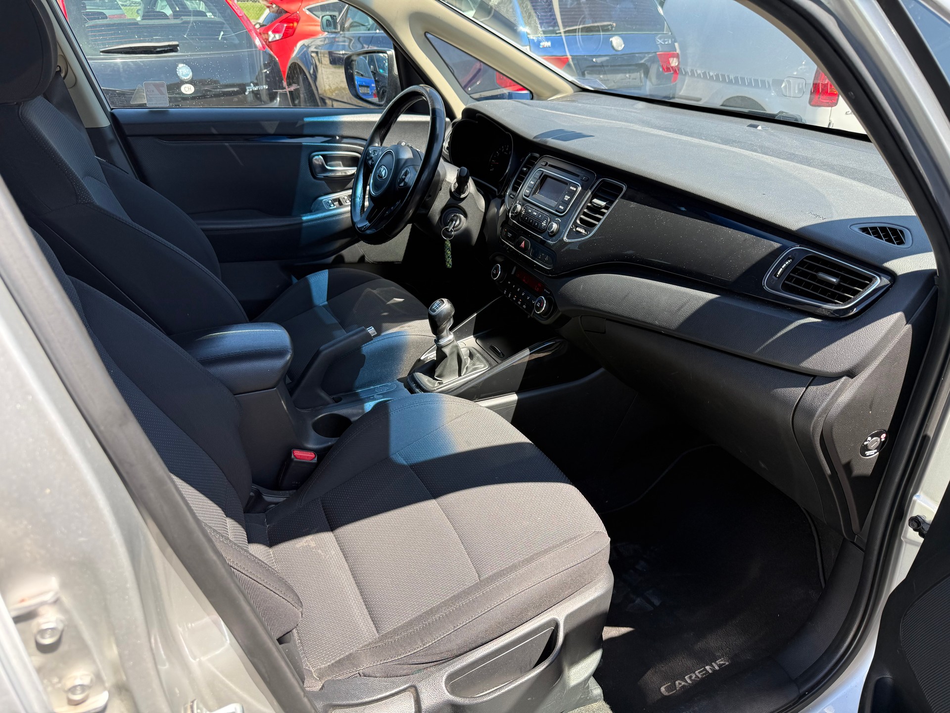 KIA Carens 1.6 GDI Classic-image-9