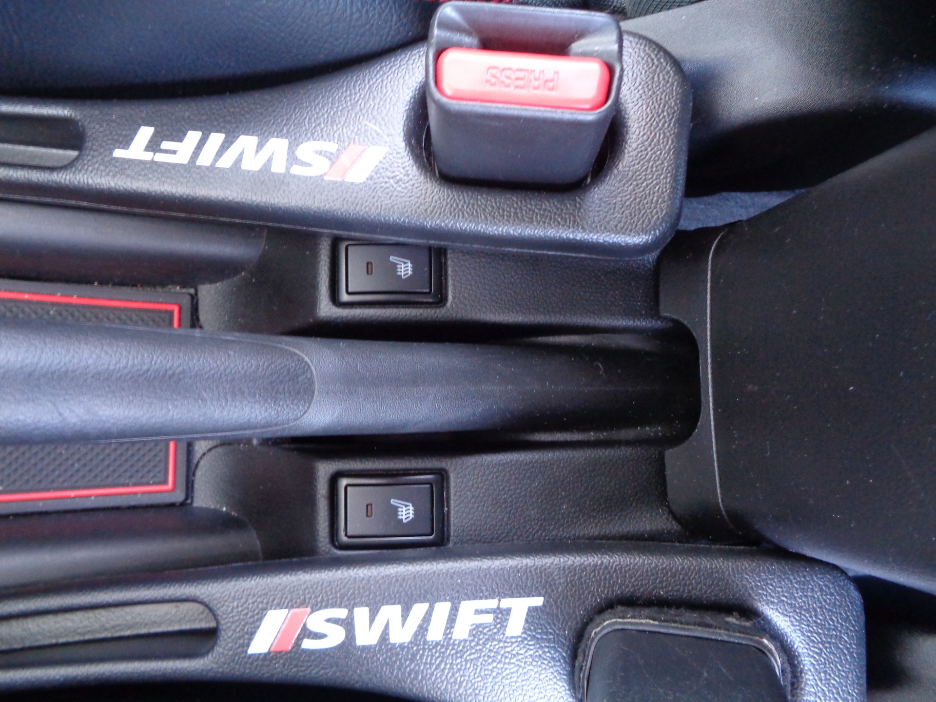 SUZUKI Swift Sport 1.4i 16V Compact Top-image-19