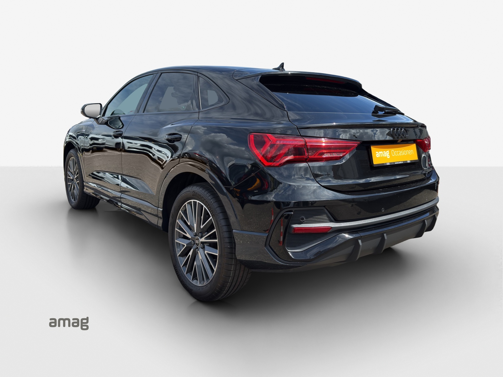 AUDI Q3 Sportback 40 TFSI S line quattro S-tronic-image-2