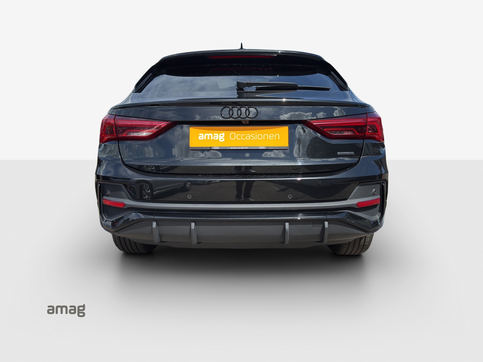 AUDI Q3 Sportback 40 TFSI S line quattro S-tronic-image-3