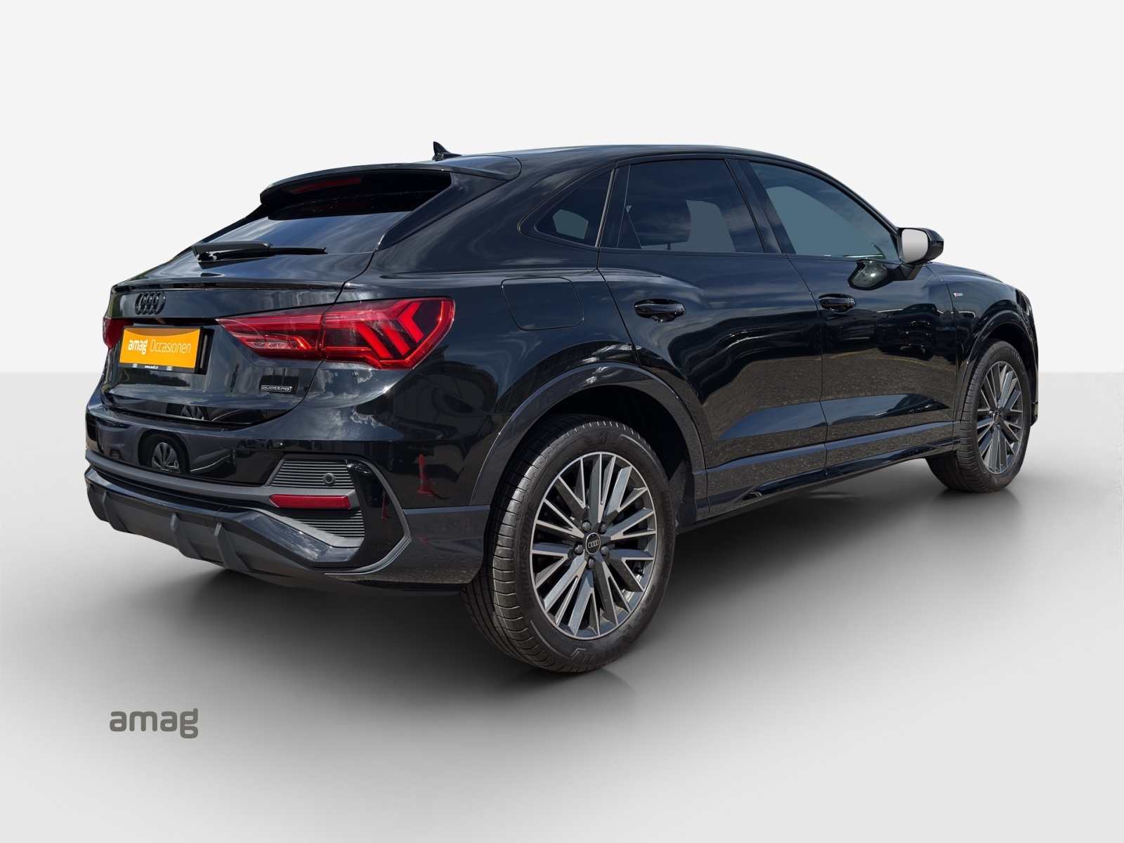 AUDI Q3 Sportback 40 TFSI S line quattro S-tronic-image-4