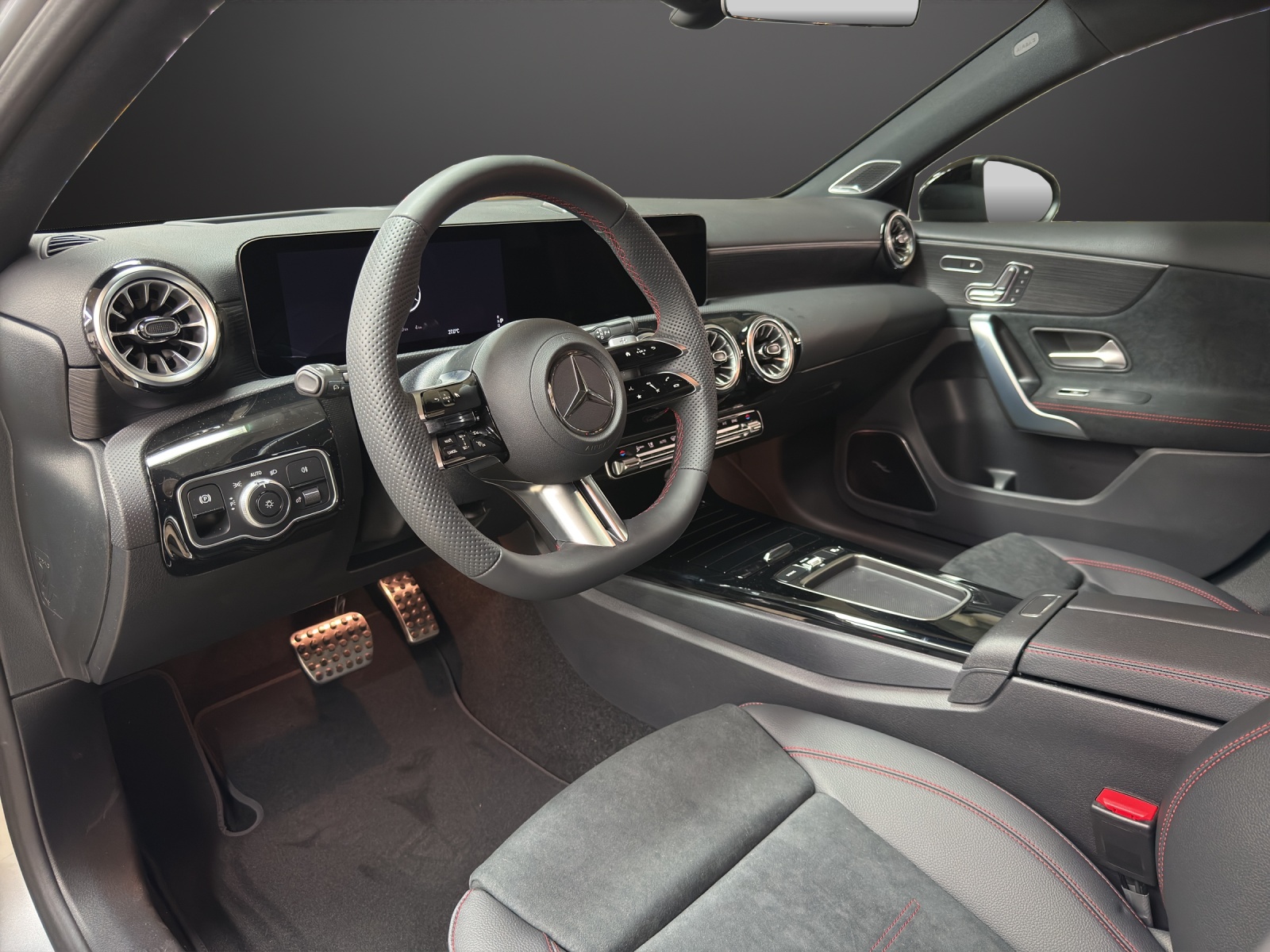 MERCEDES-BENZ A 200 Night Star 7G-DCT-image-9