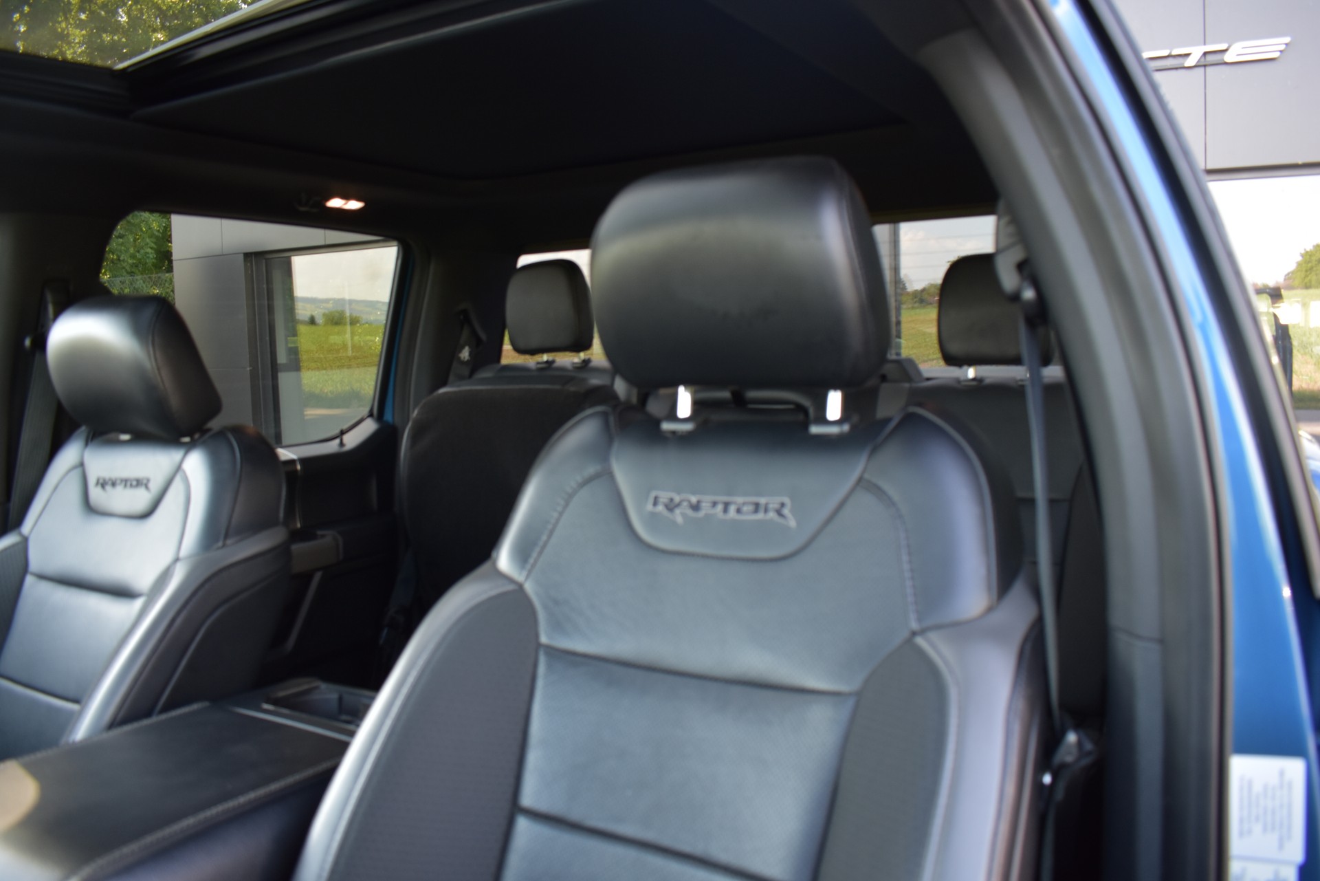 FORD F-150 Raptor-image-11
