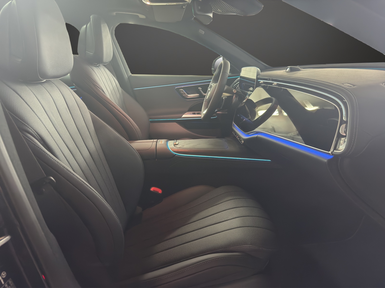 MERCEDES-BENZ E 220 d 4Matic 9G-Tronic-image-11
