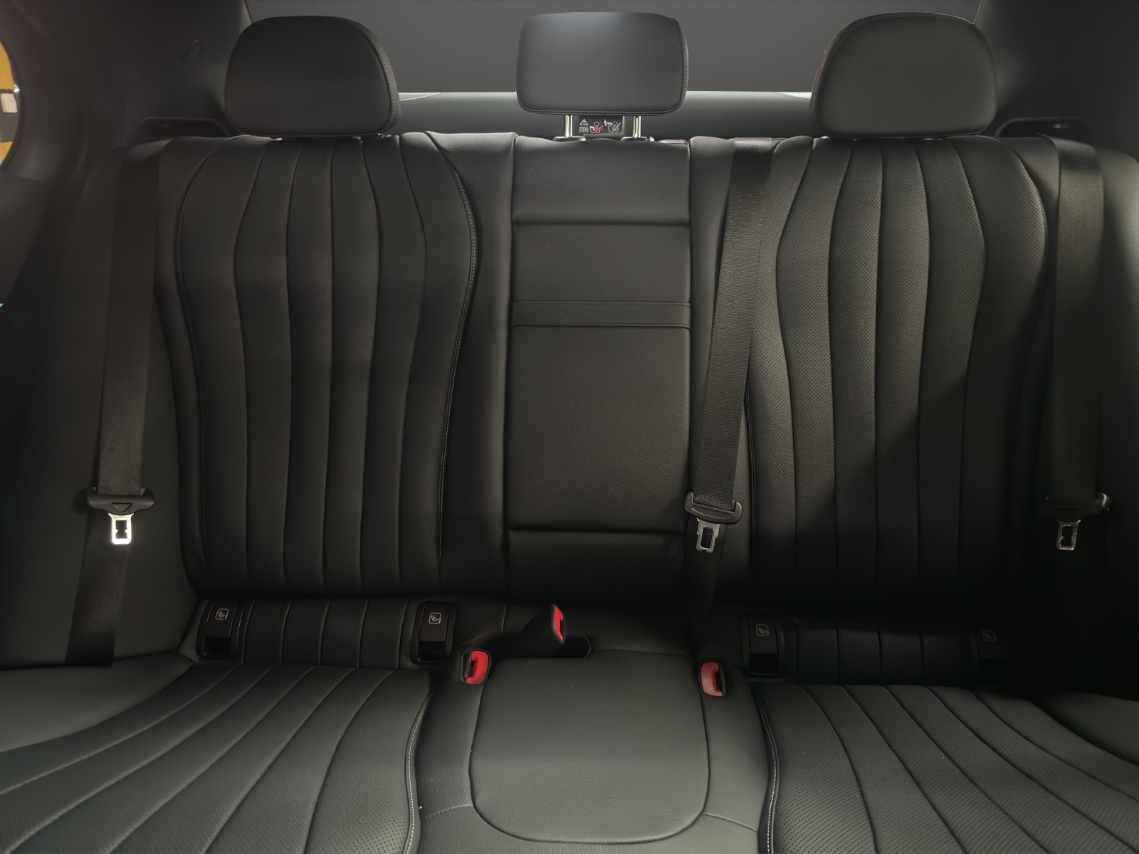 MERCEDES-BENZ E 220 d 4Matic 9G-Tronic-image-14