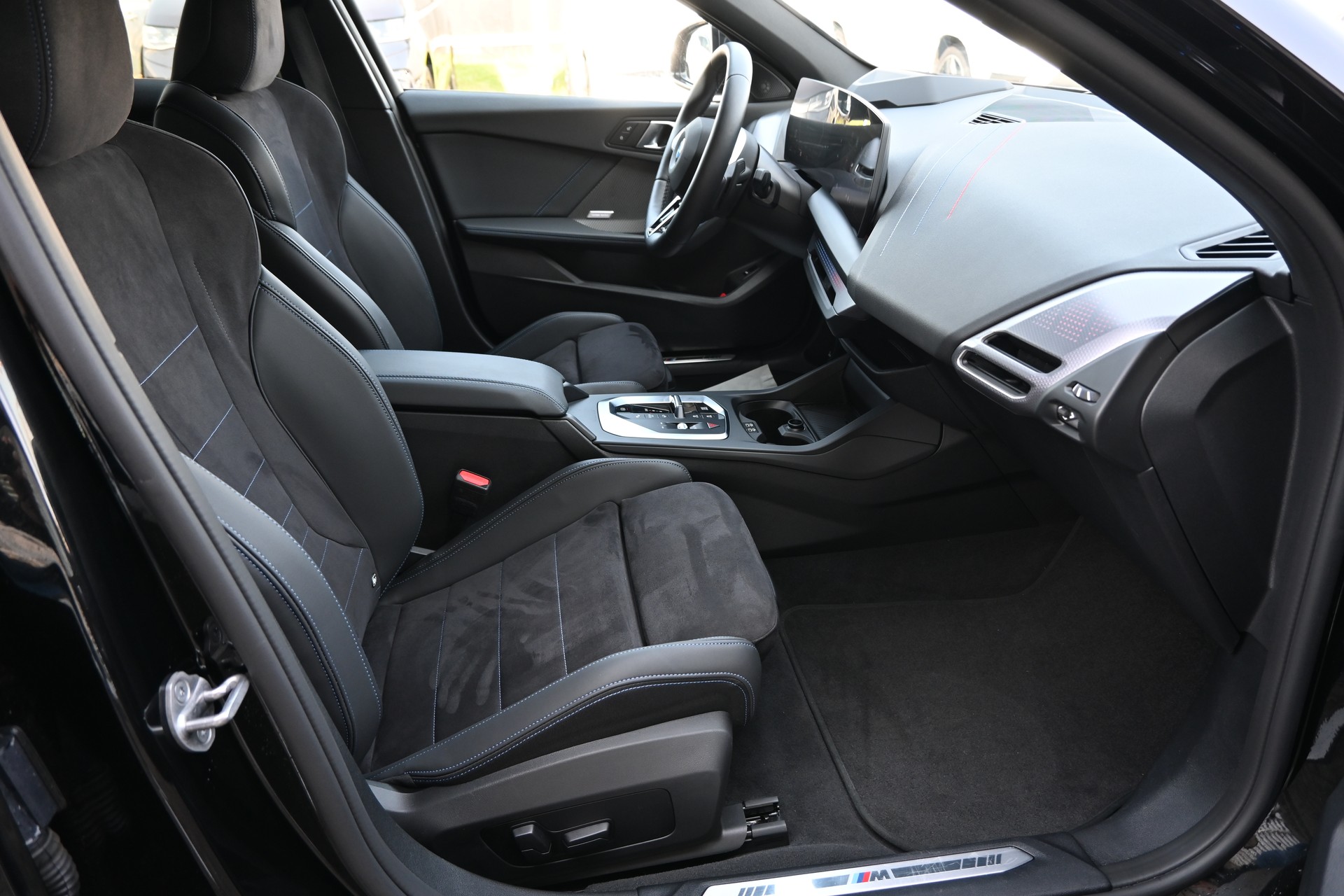 BMW 120 M Sport Pro Black Steptronic + Werksgarantie + Top Ausstattung-image-12