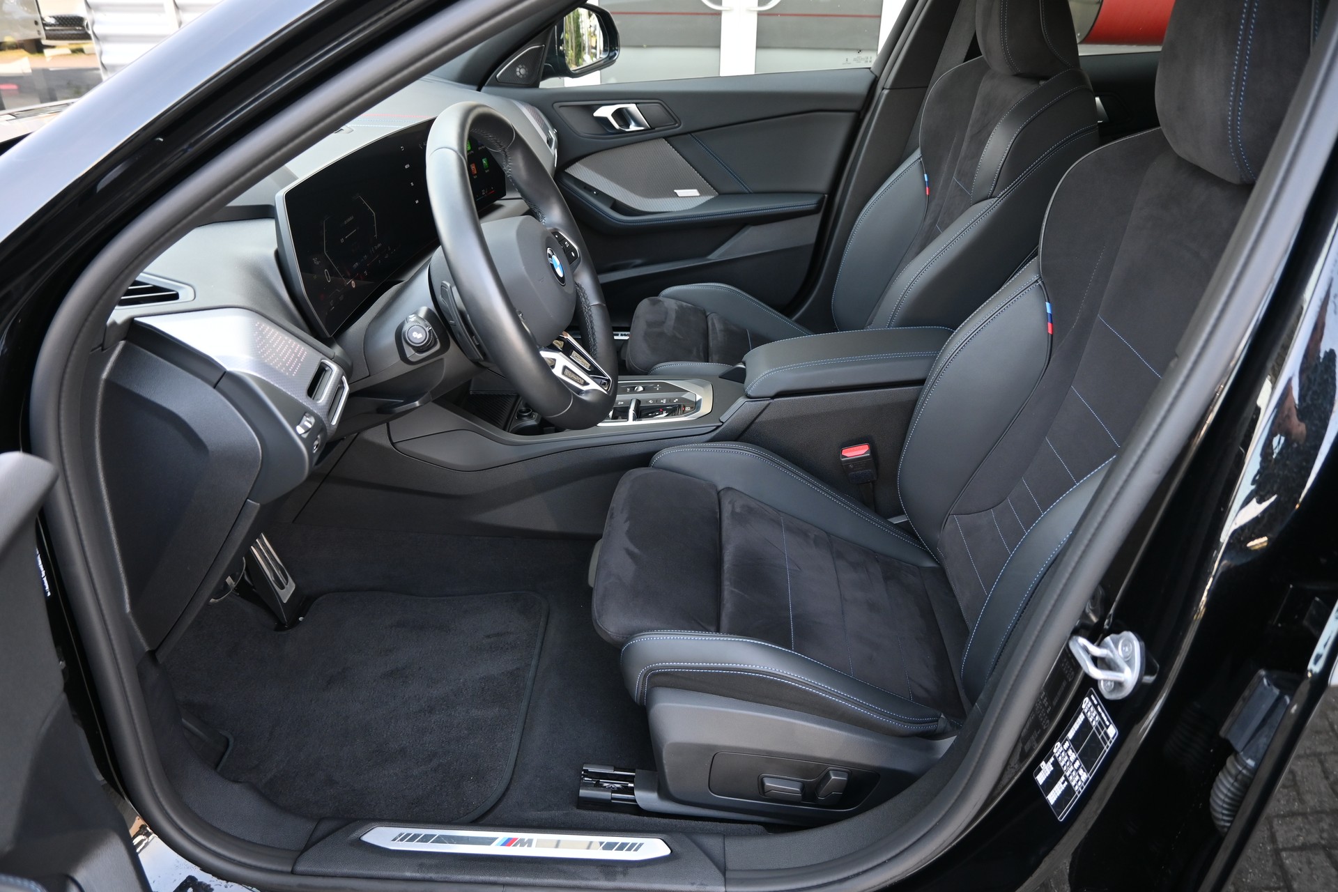 BMW 120 M Sport Pro Black Steptronic + Werksgarantie + Top Ausstattung-image-10