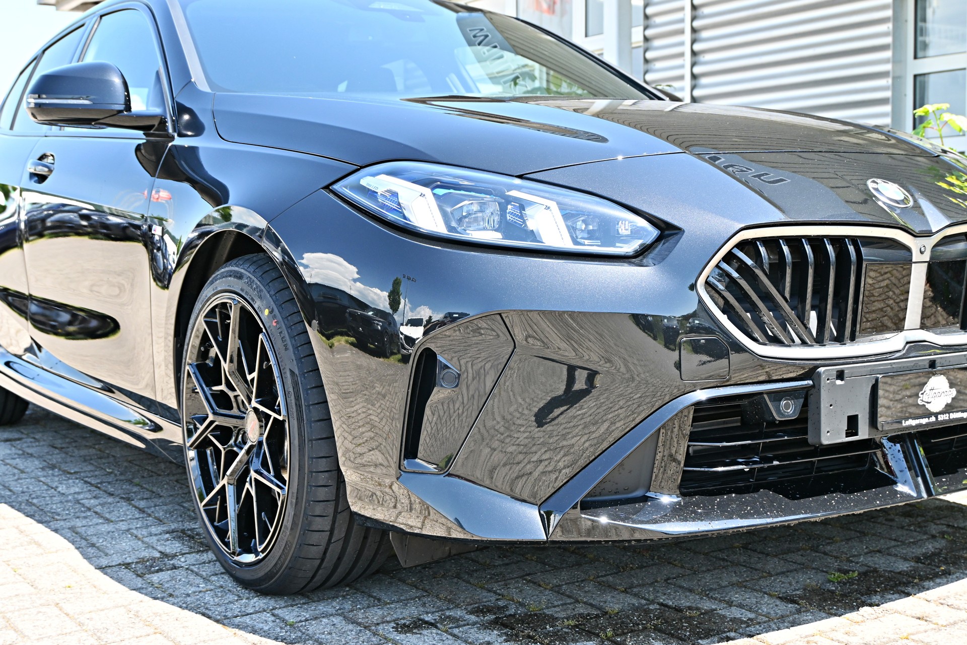 BMW 120 M Sport Pro Black Steptronic + Werksgarantie + Top Ausstattung-image-4