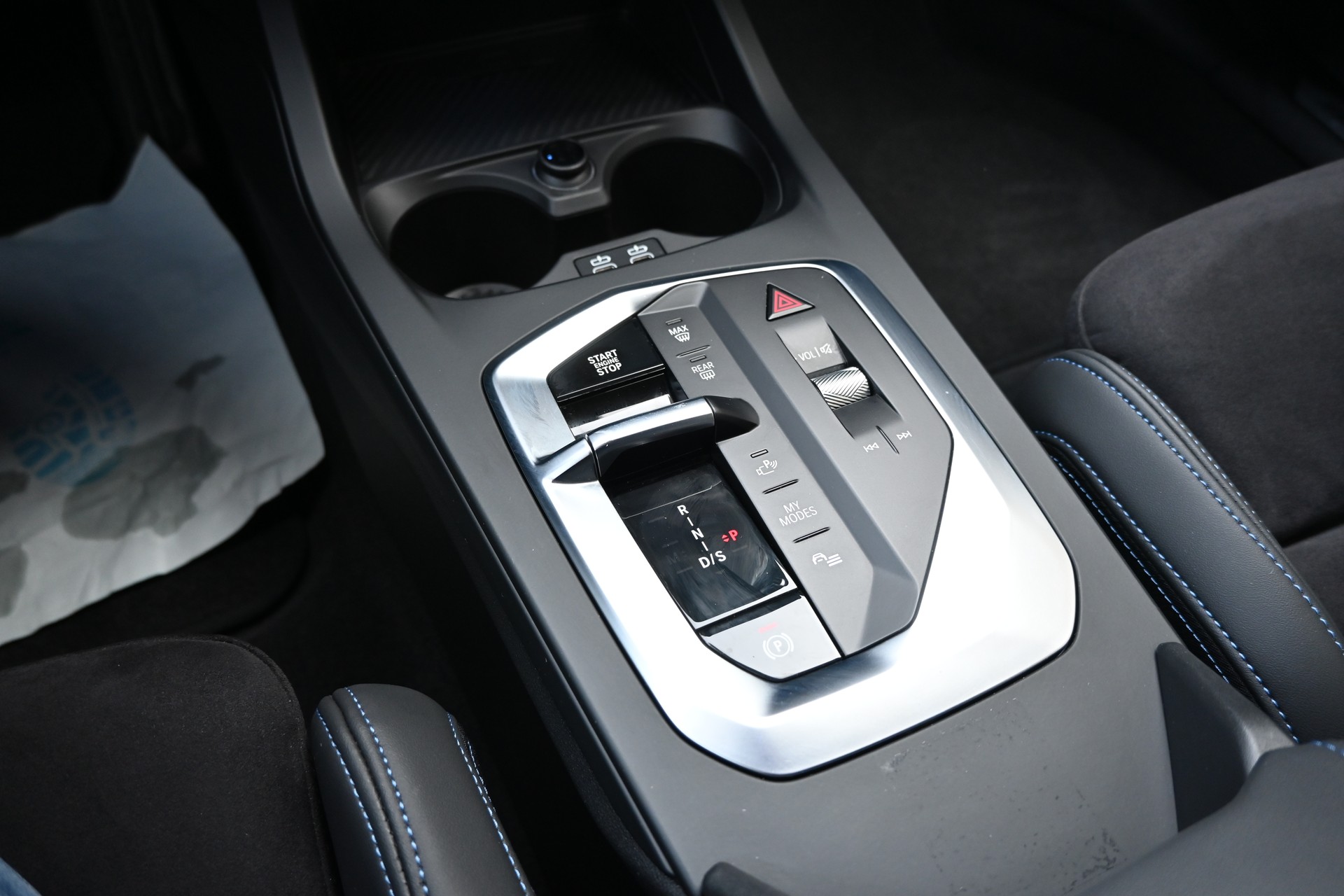 BMW 120 M Sport Pro Black Steptronic + Werksgarantie + Top Ausstattung-image-17