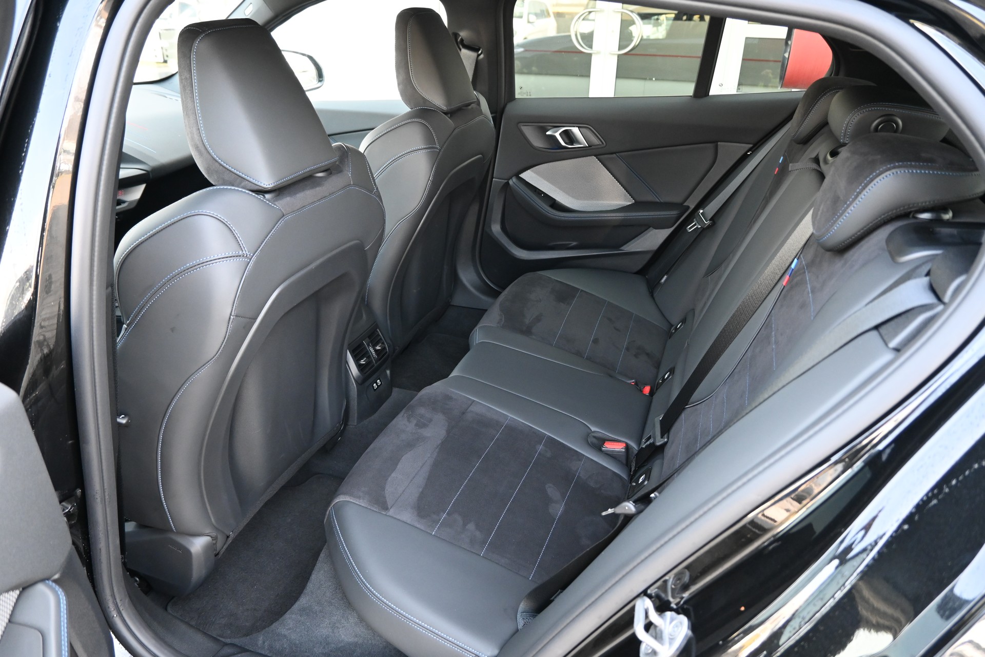 BMW 120 M Sport Pro Black Steptronic + Werksgarantie + Top Ausstattung-image-13