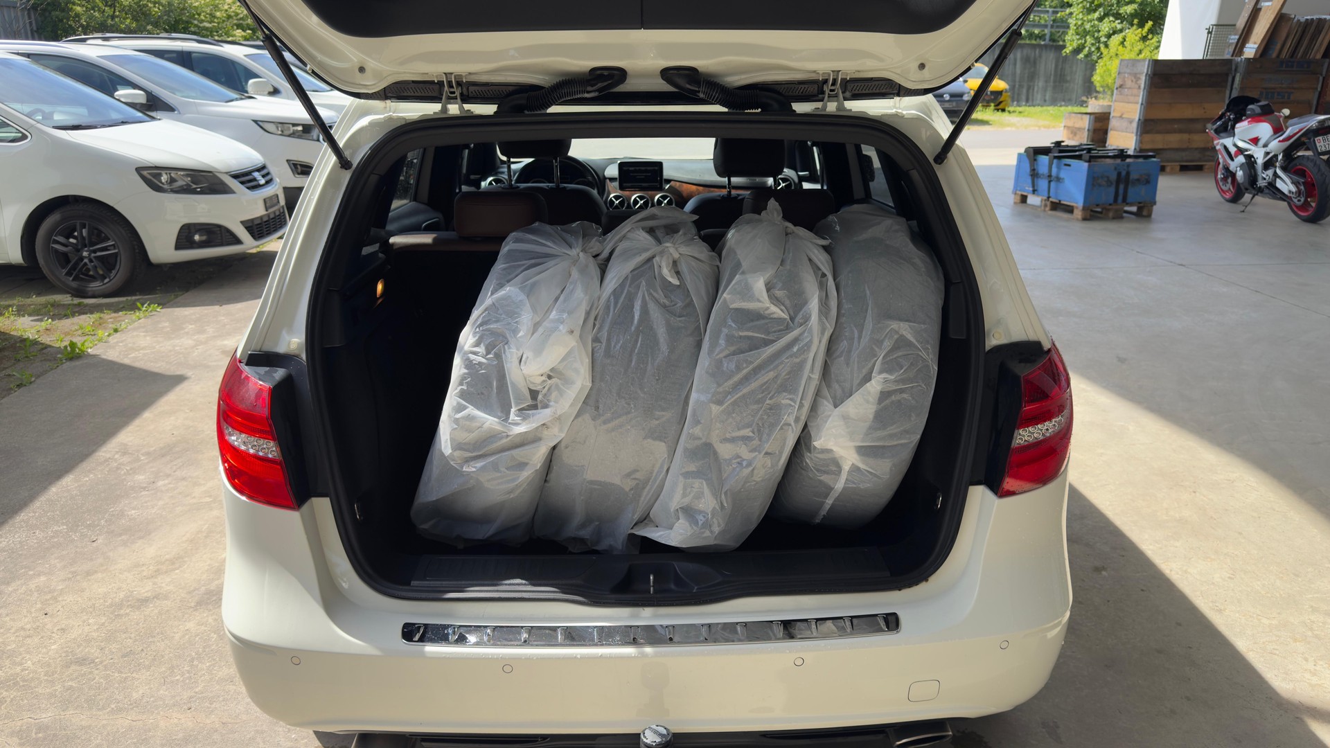 MERCEDES-BENZ B 220 4Matic 7G-DCT-image-11