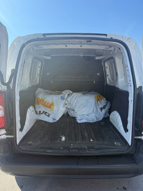 OPEL Combo 1.5 Essentia s/s Erhöhte Nutzlast-image-4
