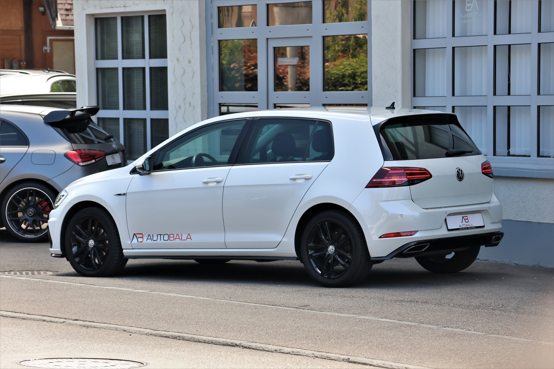 VW Golf 1.5 TSI EVO Highline DSG R-Line-image-4