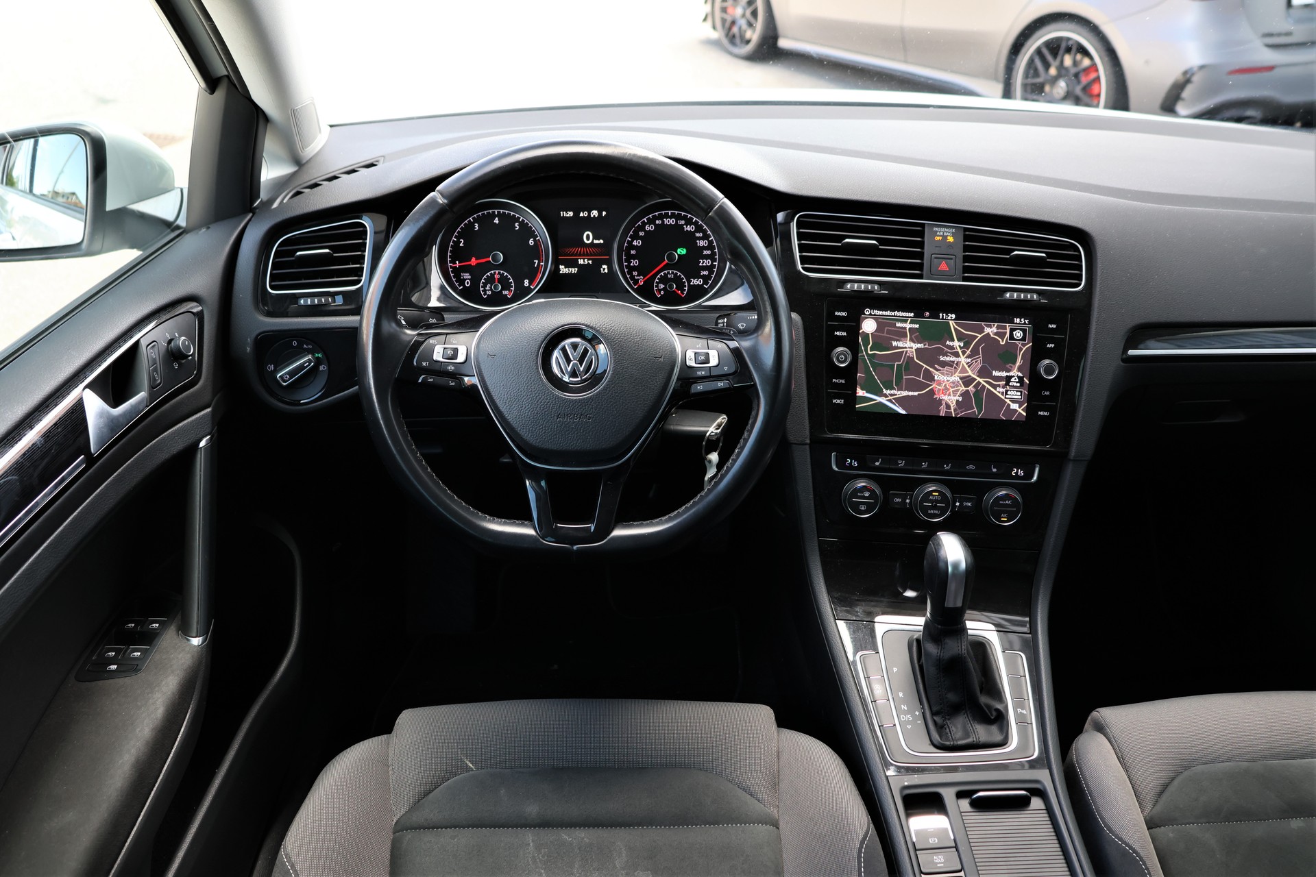 VW Golf 1.5 TSI EVO Highline DSG R-Line-image-13