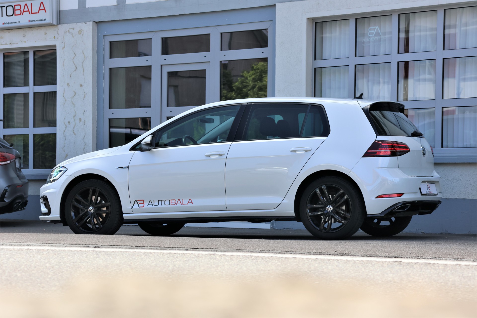 VW Golf 1.5 TSI EVO Highline DSG R-Line-image-3