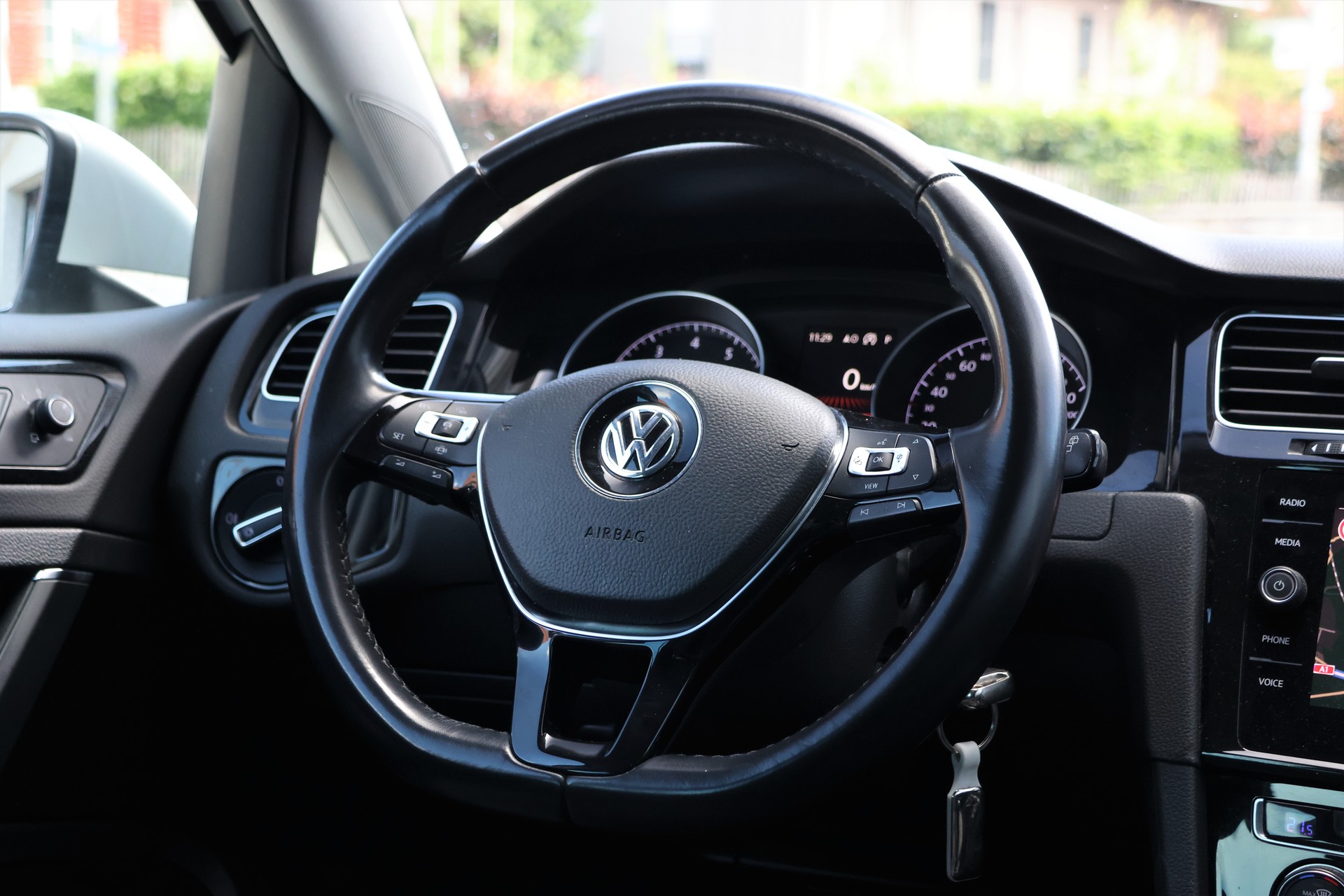 VW Golf 1.5 TSI EVO Highline DSG R-Line-image-14