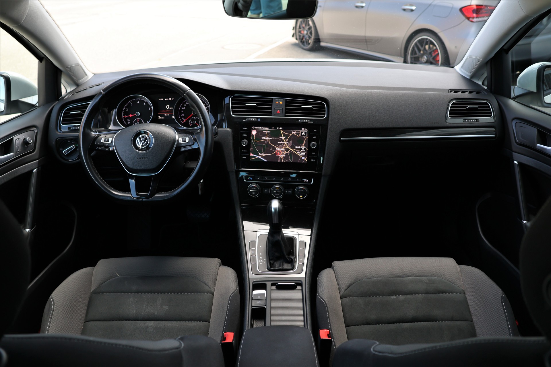 VW Golf 1.5 TSI EVO Highline DSG R-Line-image-15