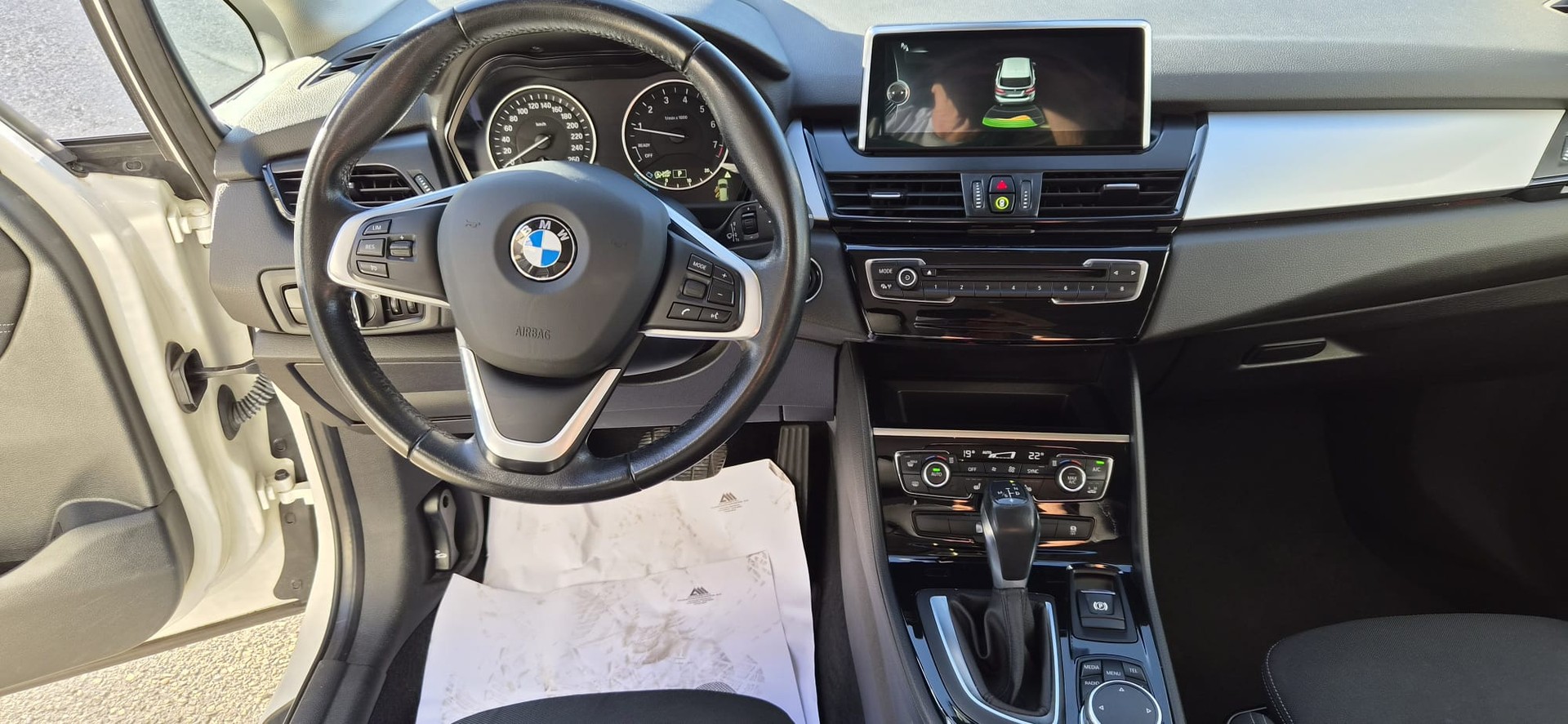 BMW 220i Active Tourer Steptronic-image-5