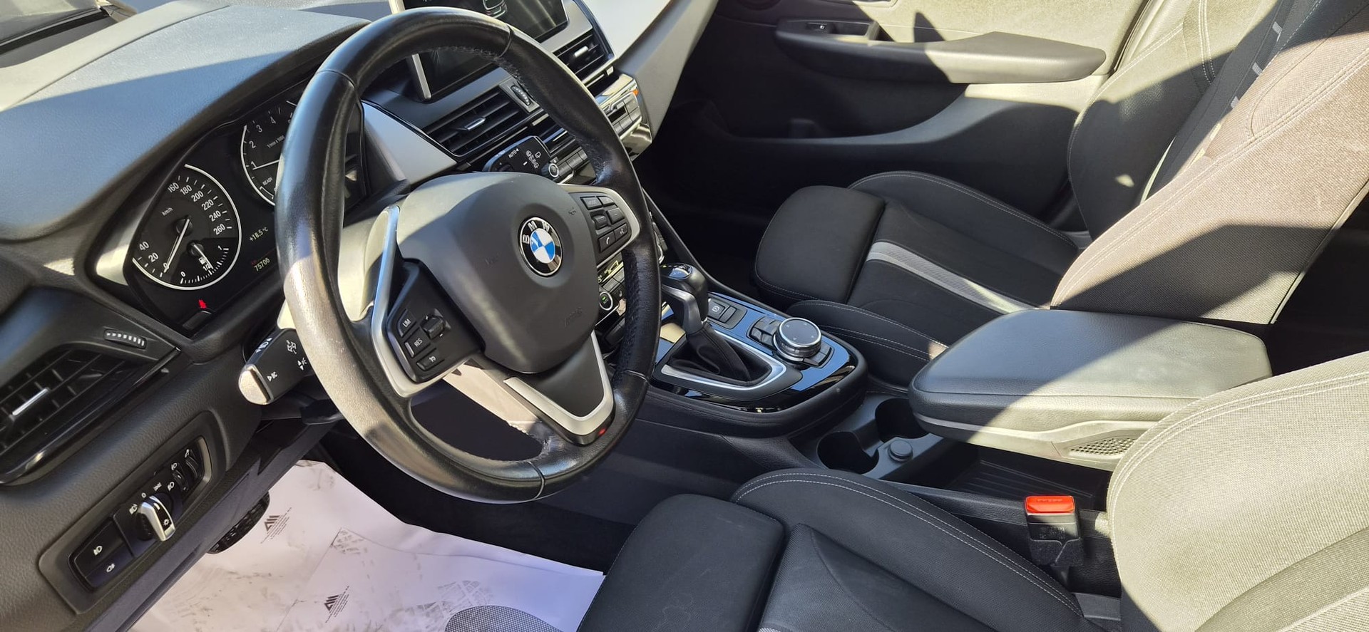 BMW 220i Active Tourer Steptronic-image-4