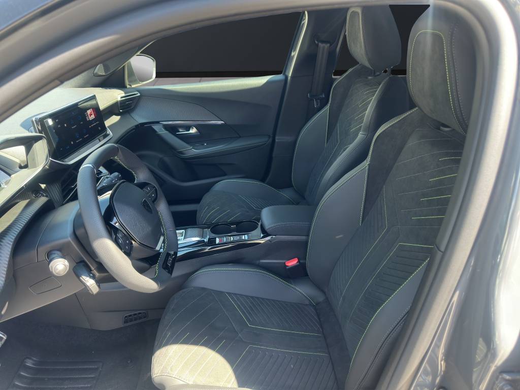 PEUGEOT 2008 1.2 145 MHEV GT-image-7