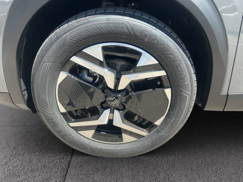 PEUGEOT 2008 1.2 145 MHEV GT-image-14