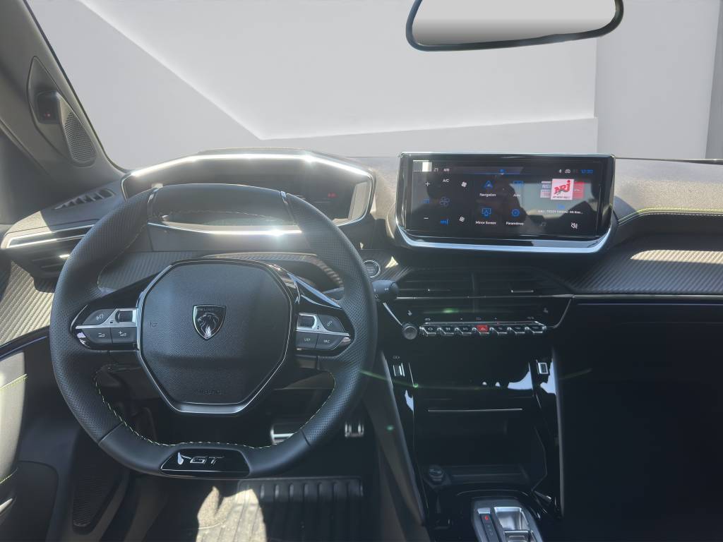 PEUGEOT 2008 1.2 145 MHEV GT-image-6