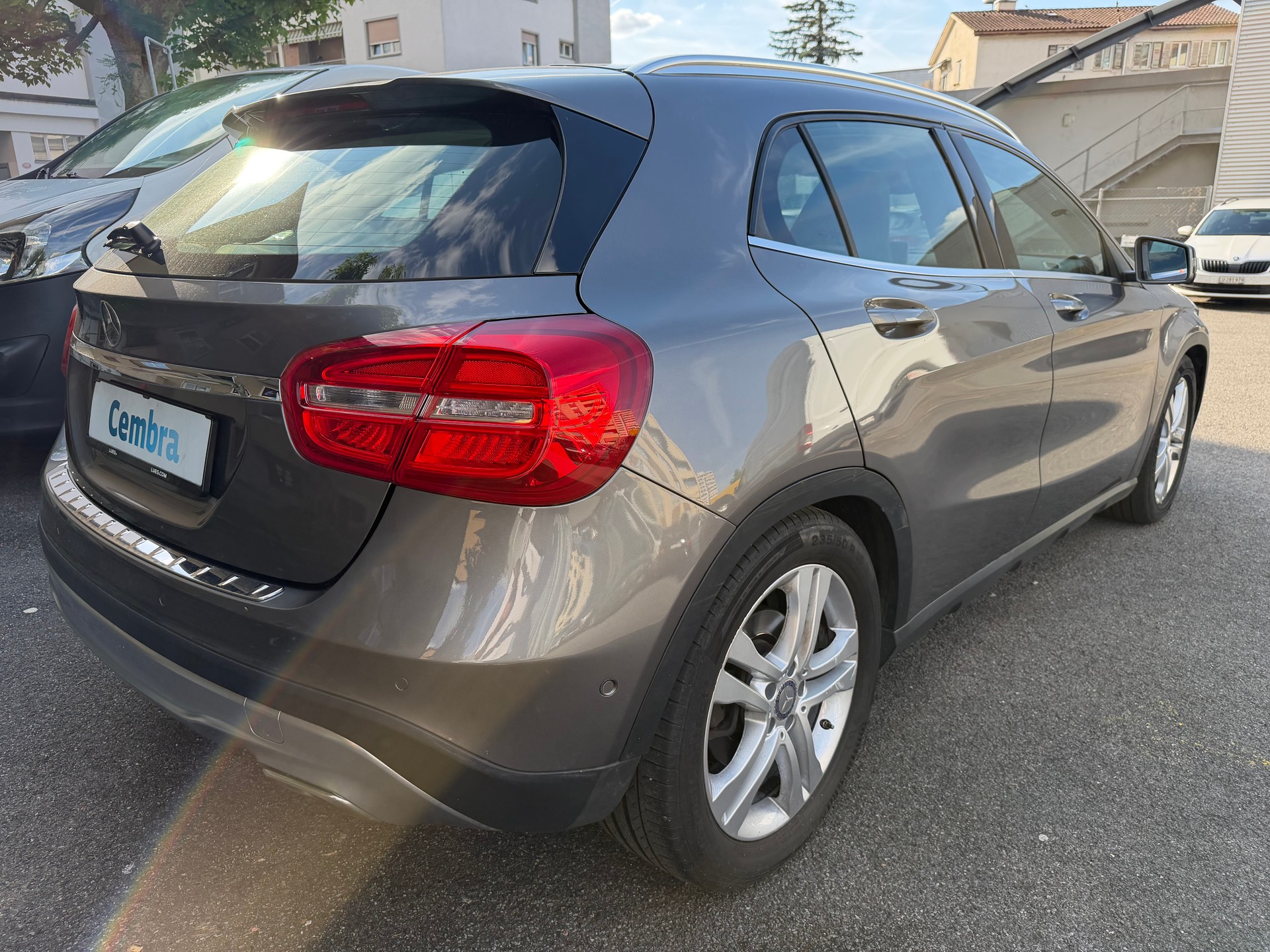 MERCEDES-BENZ GLA 250 Style 4Matic 7G-DCT-image-3