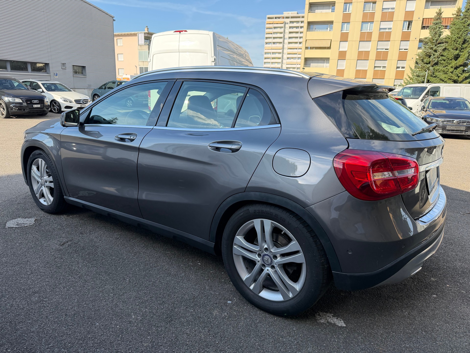 MERCEDES-BENZ GLA 250 Style 4Matic 7G-DCT-image-1
