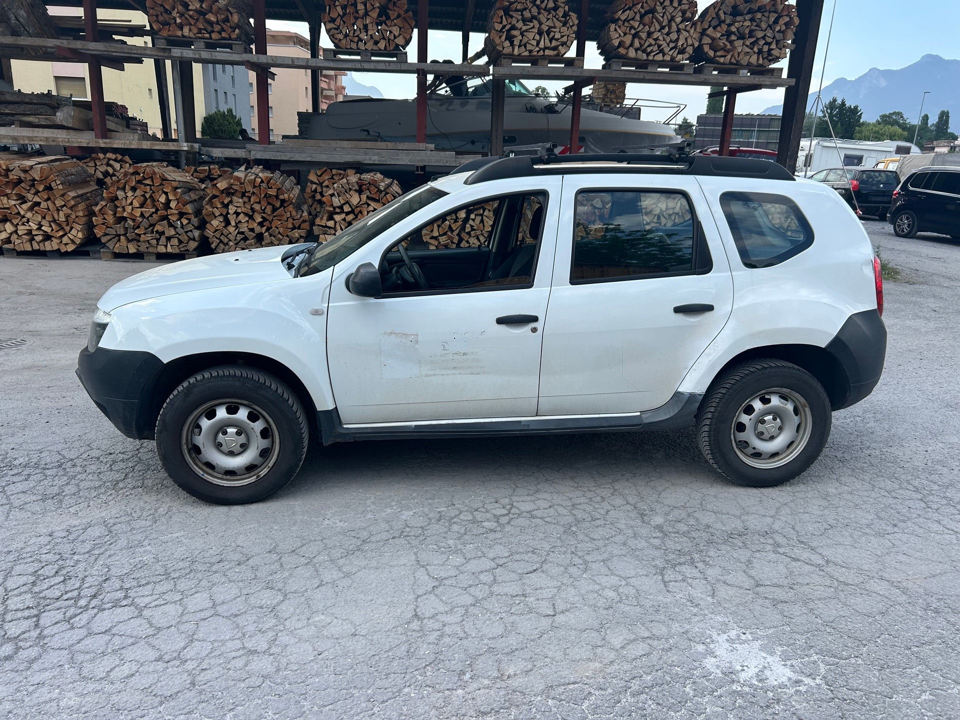 DACIA Duster 1.6 Lauréate 4x4-image-0