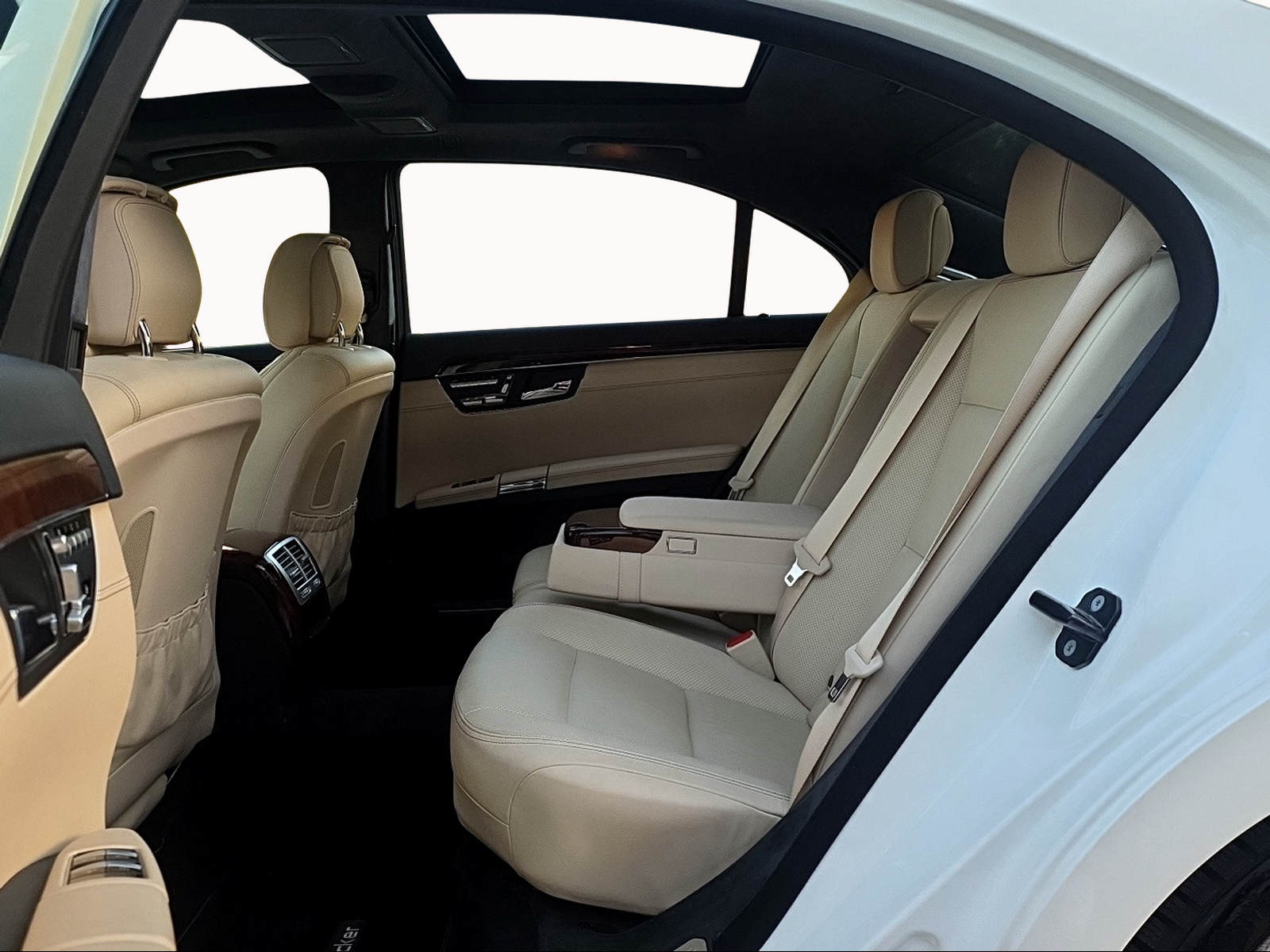 MERCEDES-BENZ S 500 L BlueEfficiency SS 4Matic 7G-Tronic-image-14