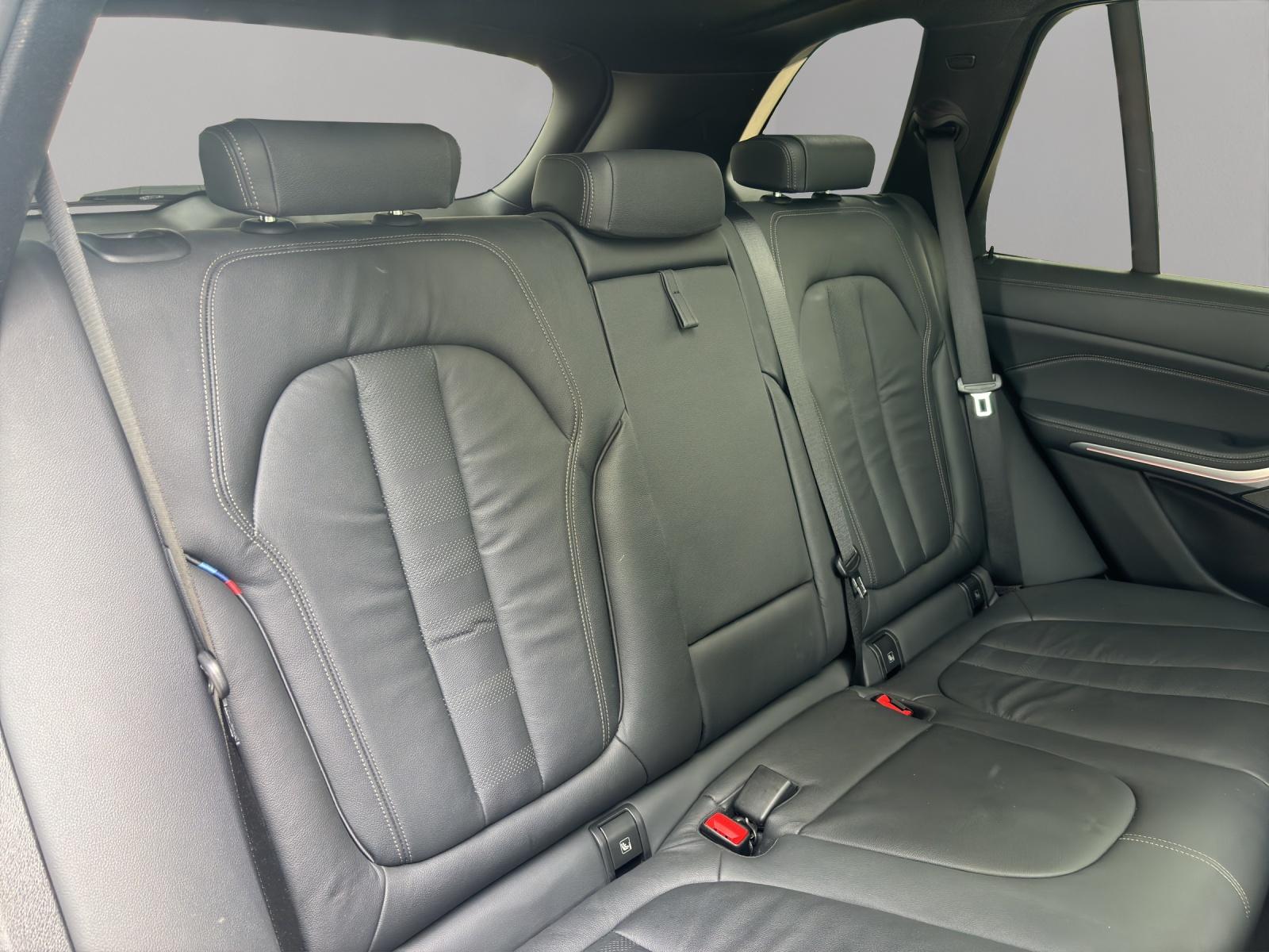 BMW X5 40i xDrive SAG-image-11