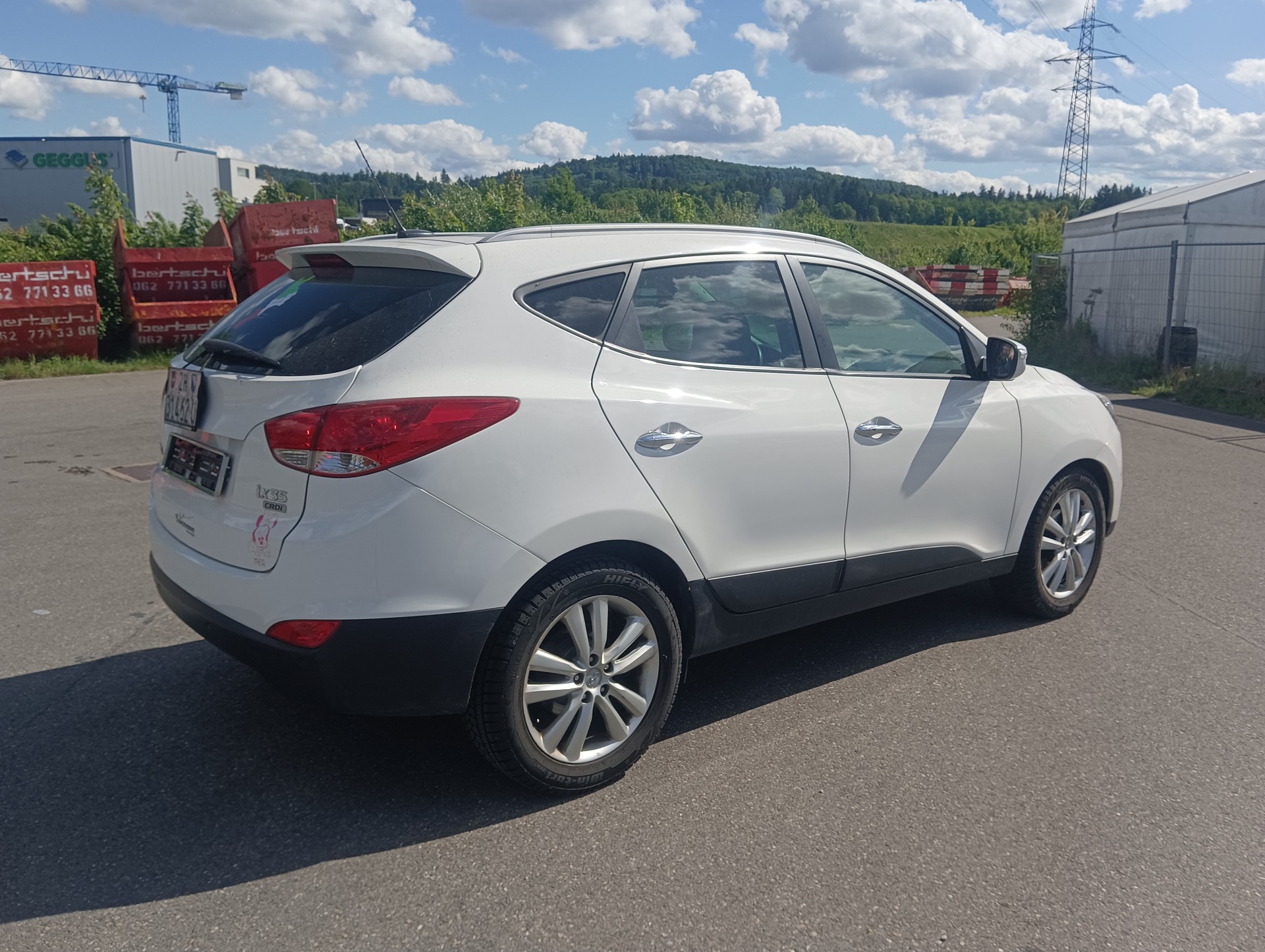 HYUNDAI iX 35 2.0 CRDi Premium 4WD Automatic-image-2
