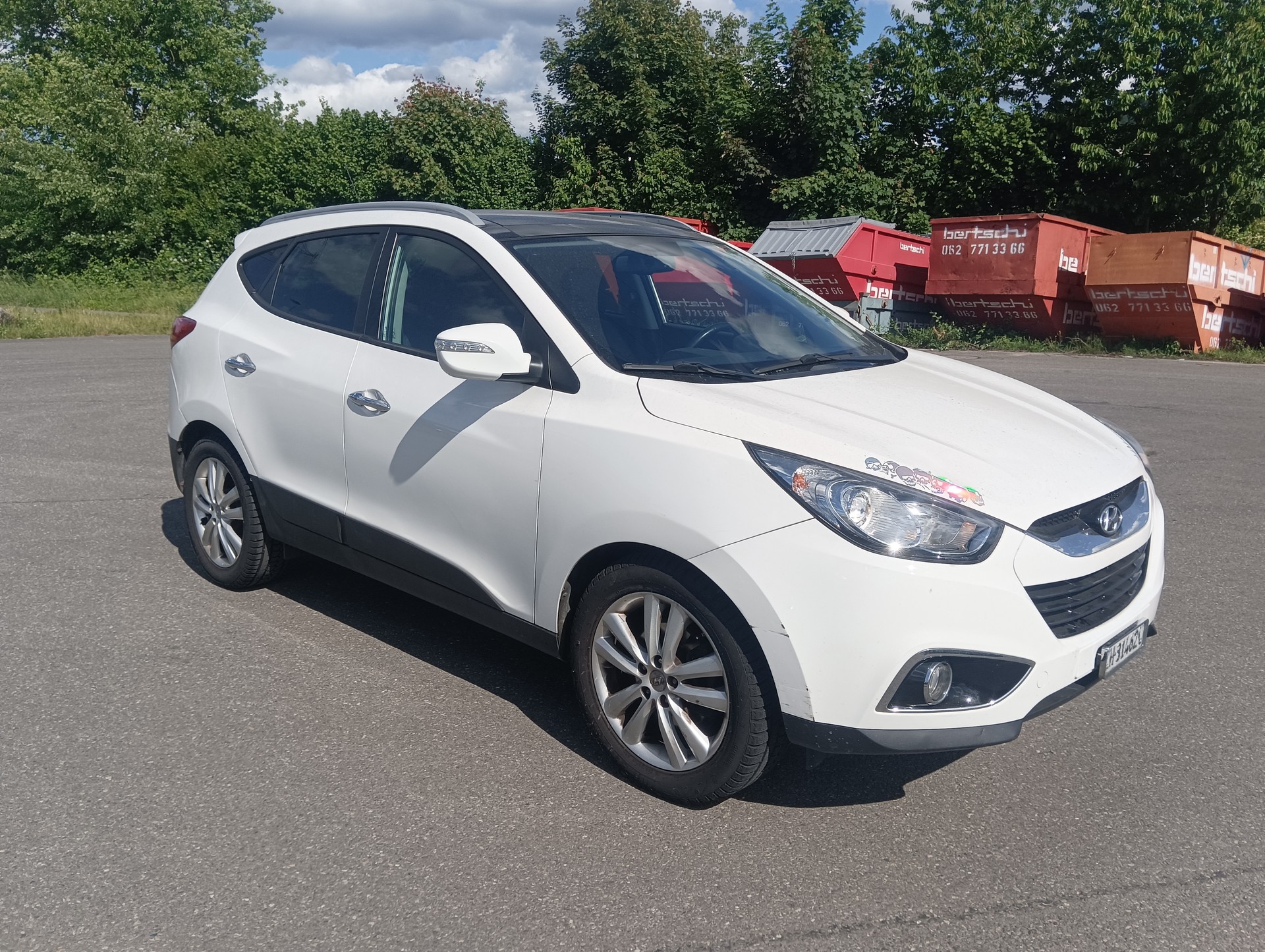 HYUNDAI iX 35 2.0 CRDi Premium 4WD Automatic-image-1