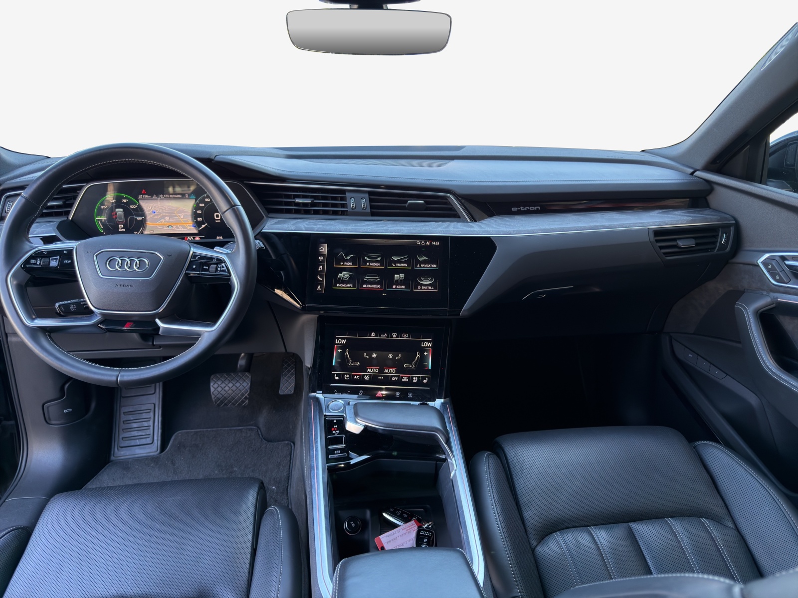 AUDI e-tron 55 Advanced quattro-image-8