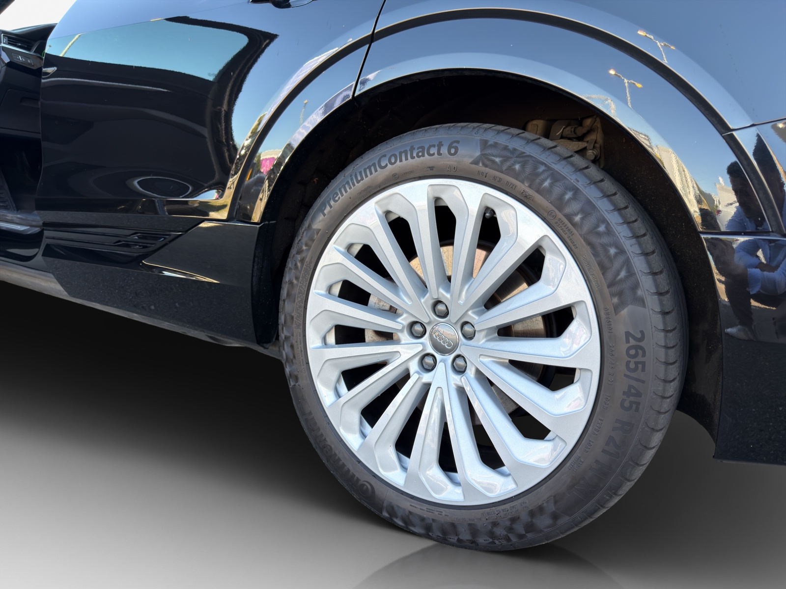 AUDI e-tron 55 Advanced quattro-image-13