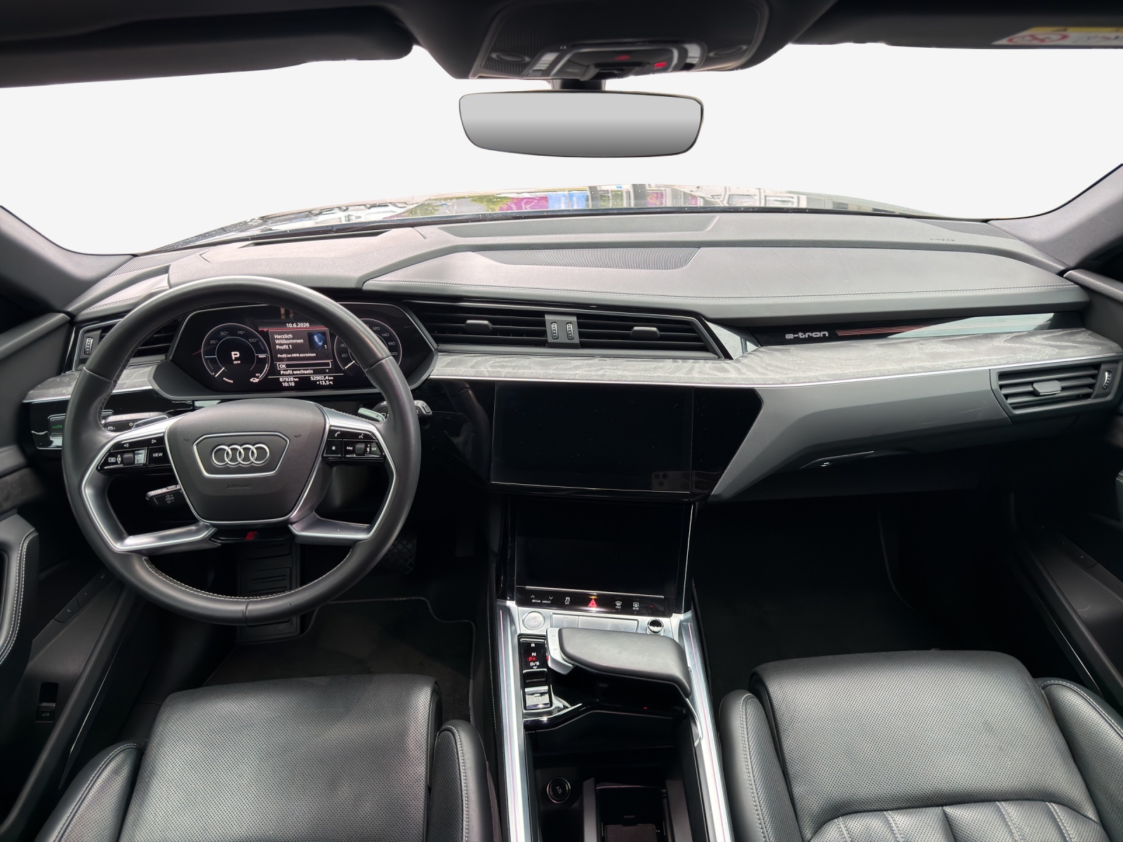 AUDI e-tron 55 Advanced quattro-image-9