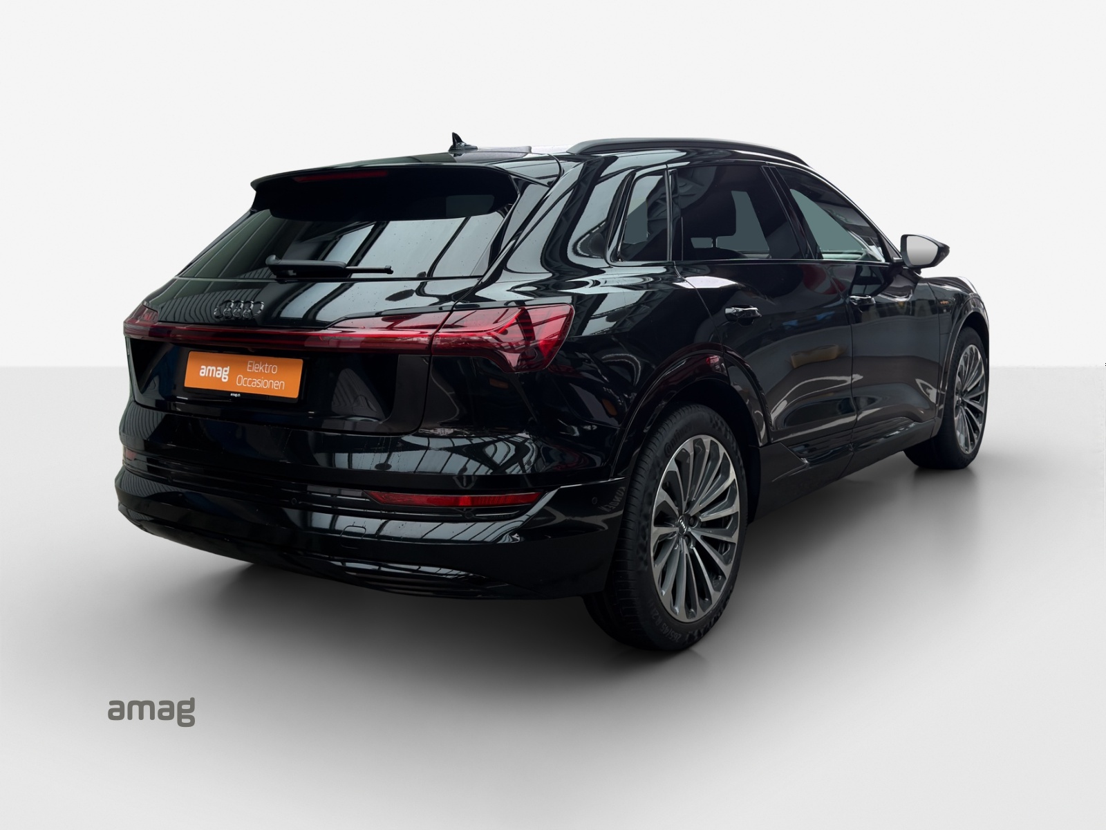 AUDI e-tron 55 Advanced quattro-image-5