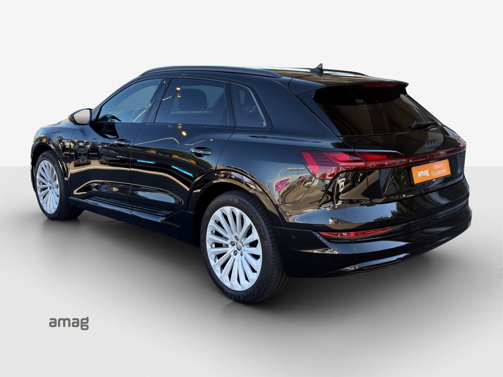 AUDI e-tron 55 Advanced quattro-image-2