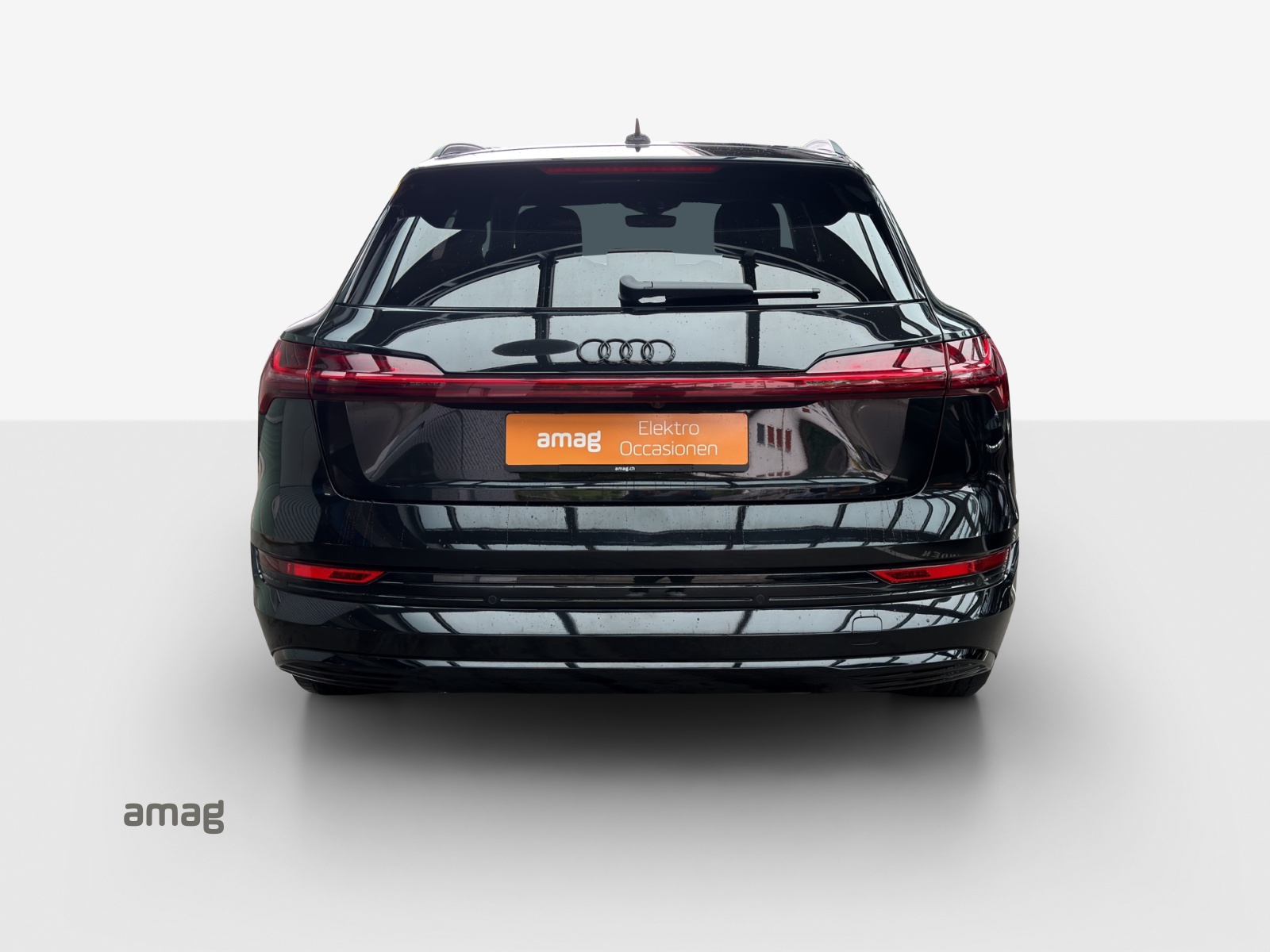 AUDI e-tron 55 Advanced quattro-image-4