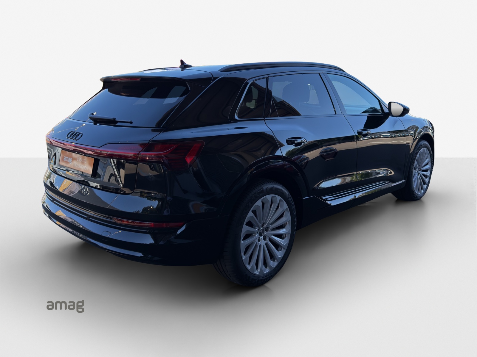 AUDI e-tron 55 Advanced quattro-image-4
