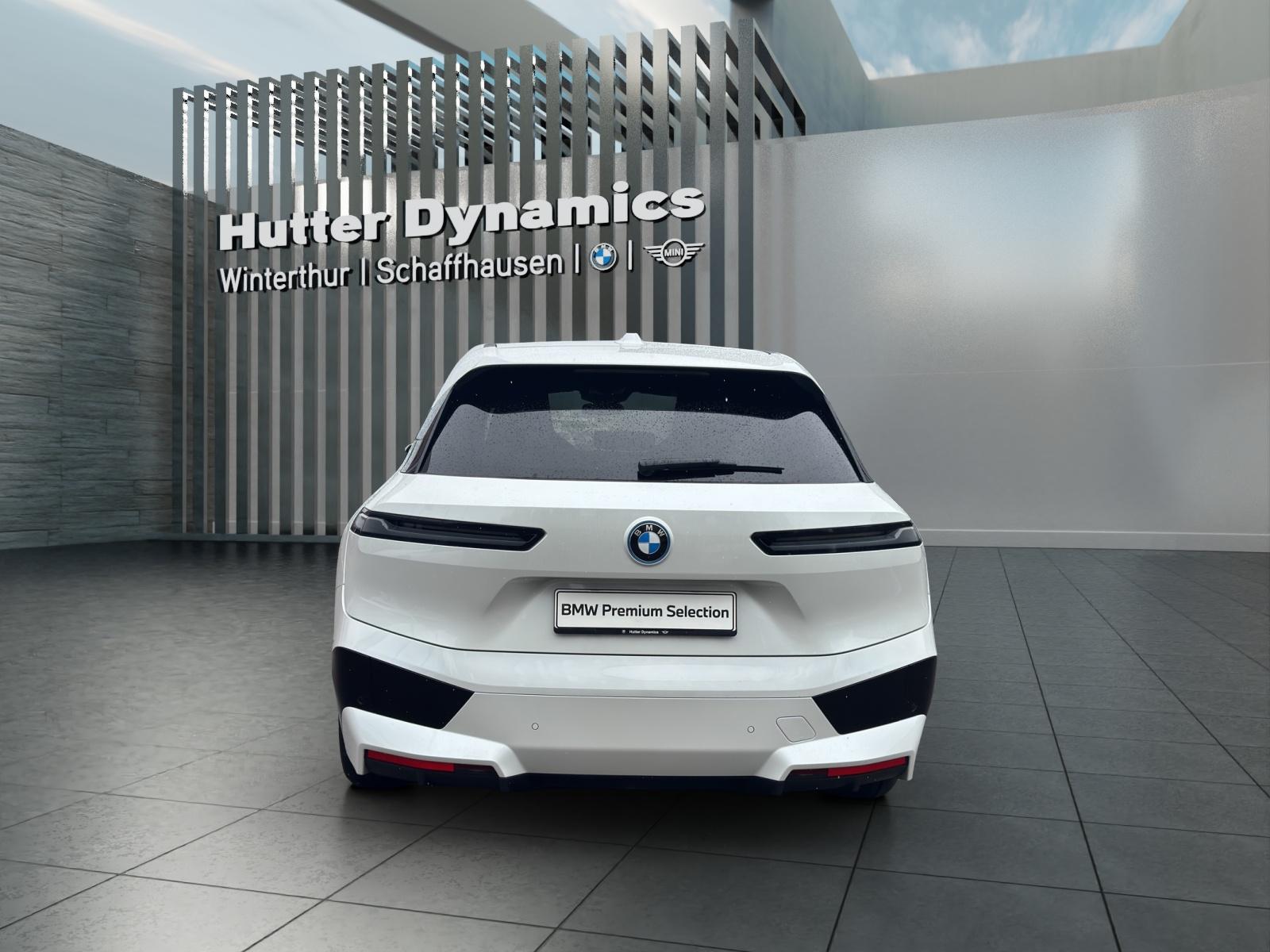 BMW iX xDrive40 SPORTPAKET-image-6