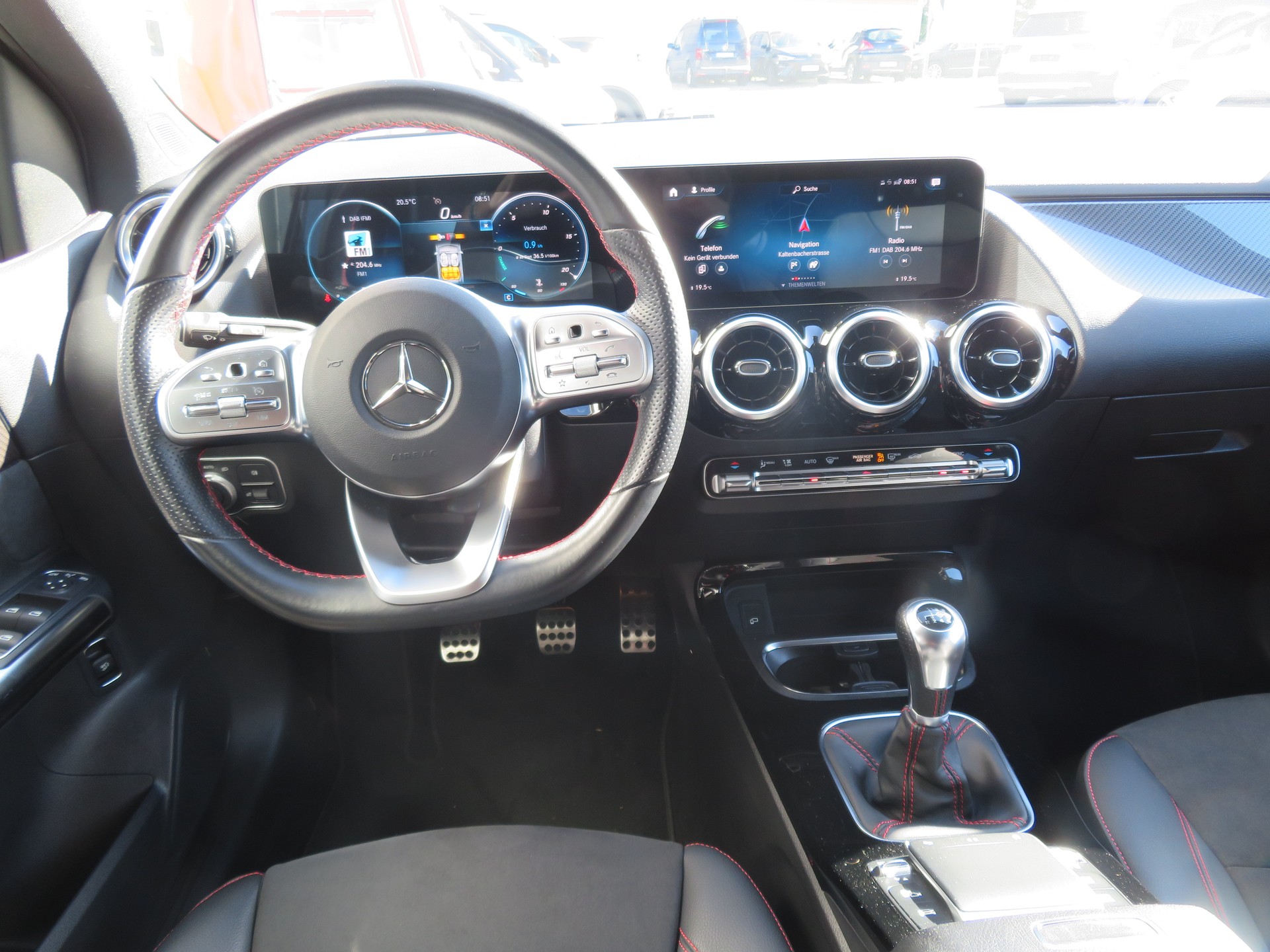MERCEDES-BENZ B 200 AMG Line-image-8