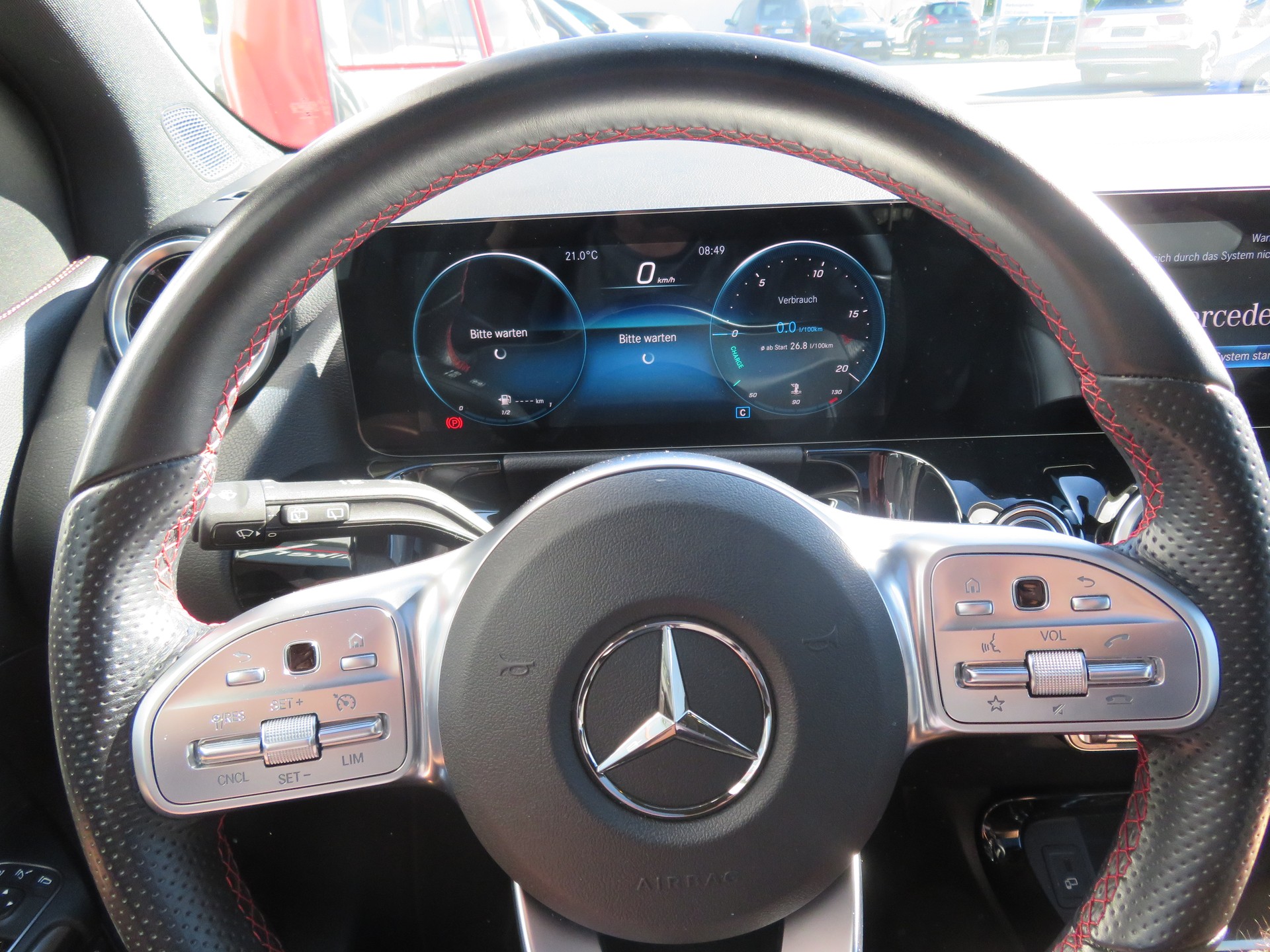 MERCEDES-BENZ B 200 AMG Line-image-4