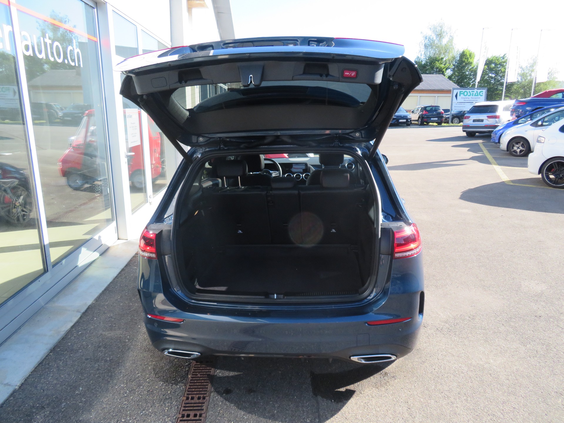 MERCEDES-BENZ B 200 AMG Line-image-3