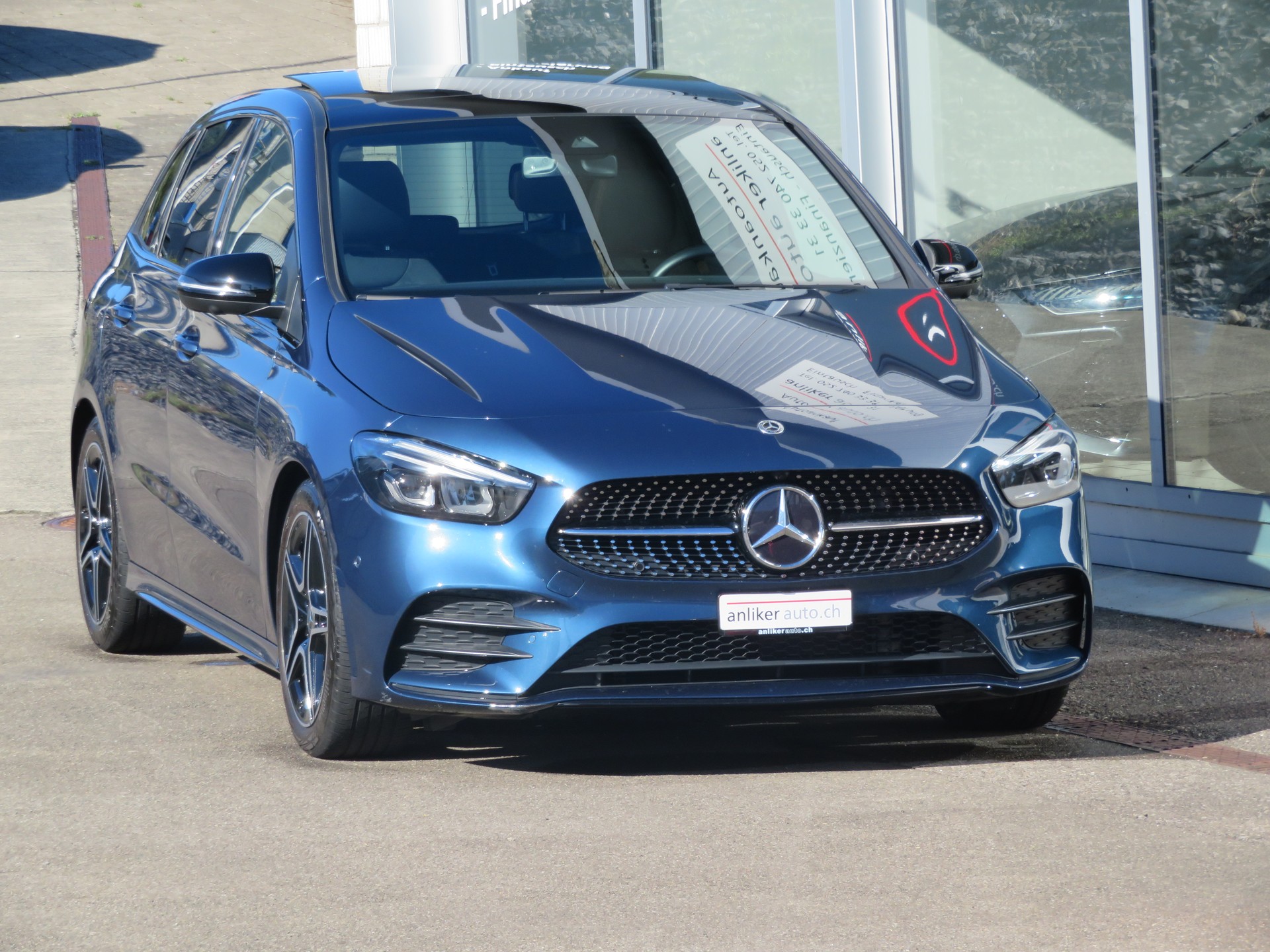 MERCEDES-BENZ B 200 AMG Line-image-1